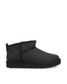 Stivali realizzati in pelle.- 1174210 BLK UGG 