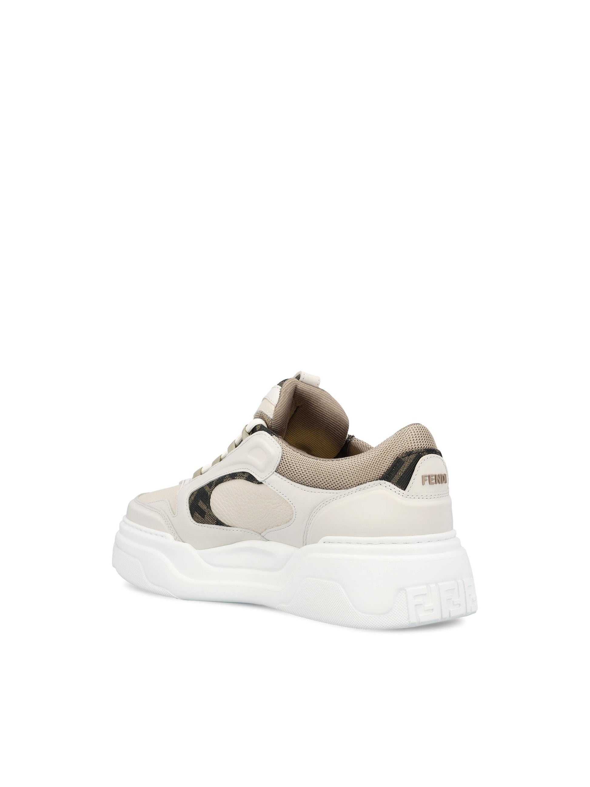 Sneakers realizzata in pelle di vitello. 7E1728 AU20F1RSR FENDI 