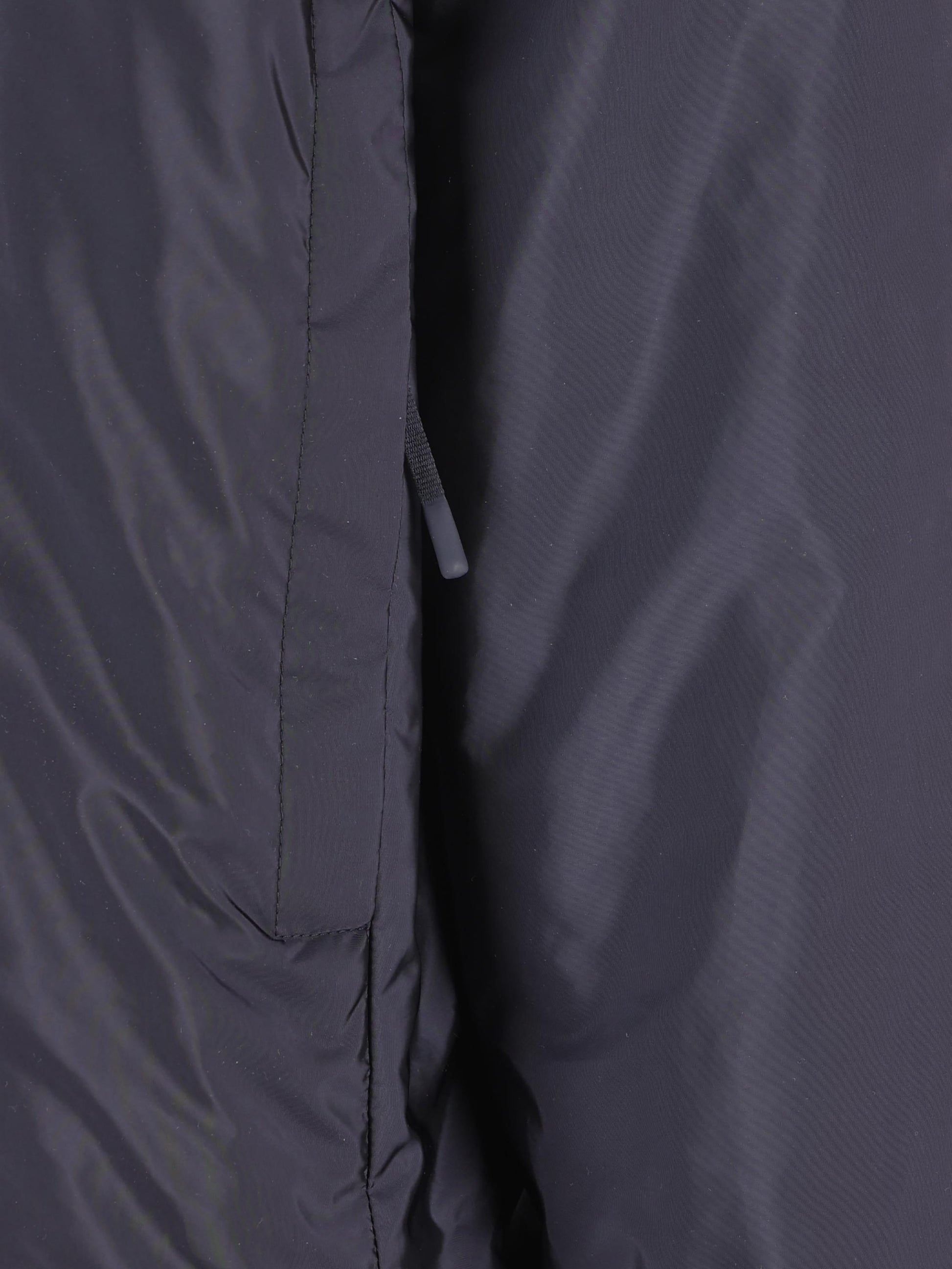 Giacca realizzata in poliammide. M1A00013 539ZD778 MONCLER 