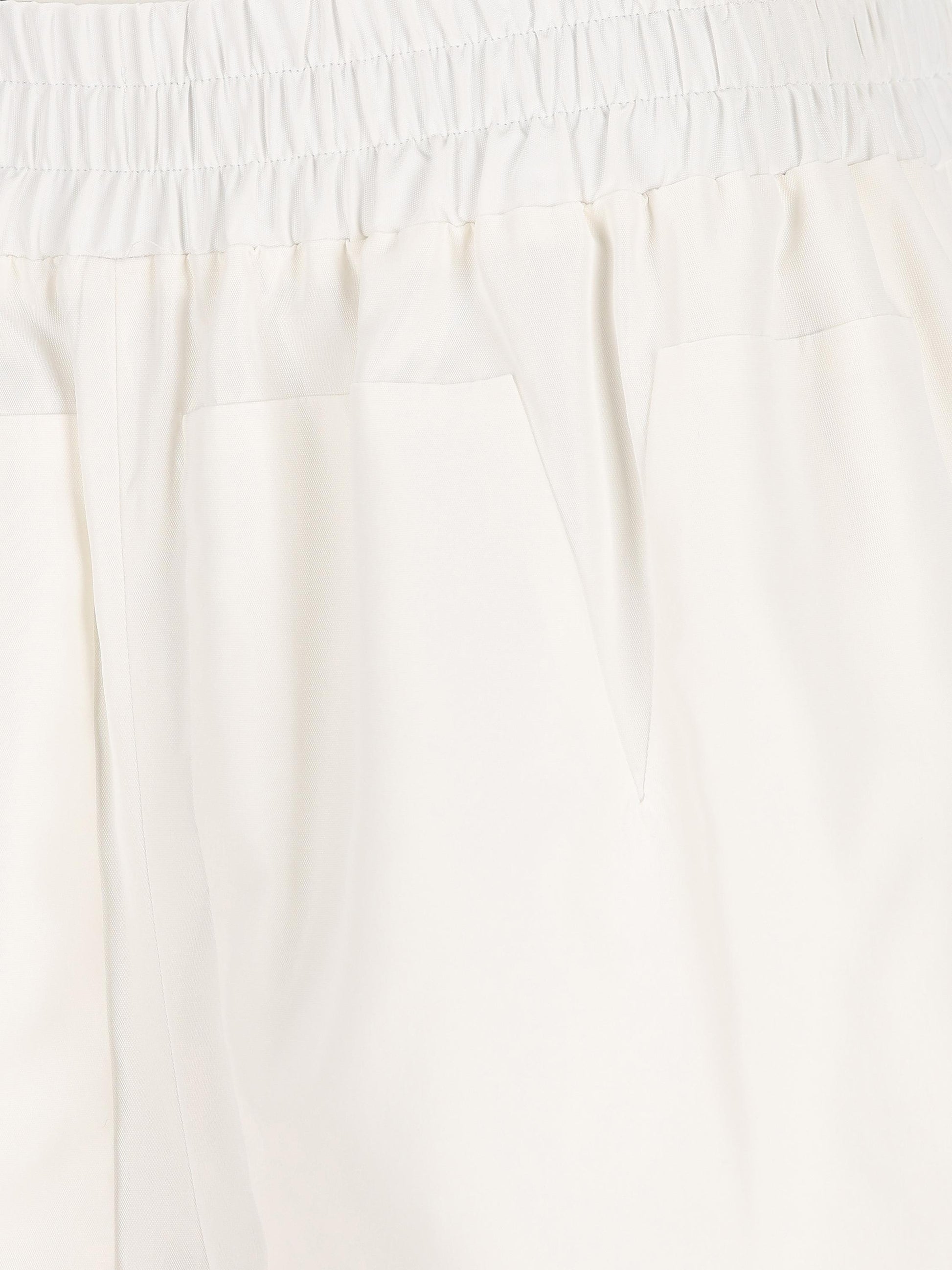 Shorts realizzati in viscosa e poliammide. FR6716 AW9BF0ZNM FENDI 