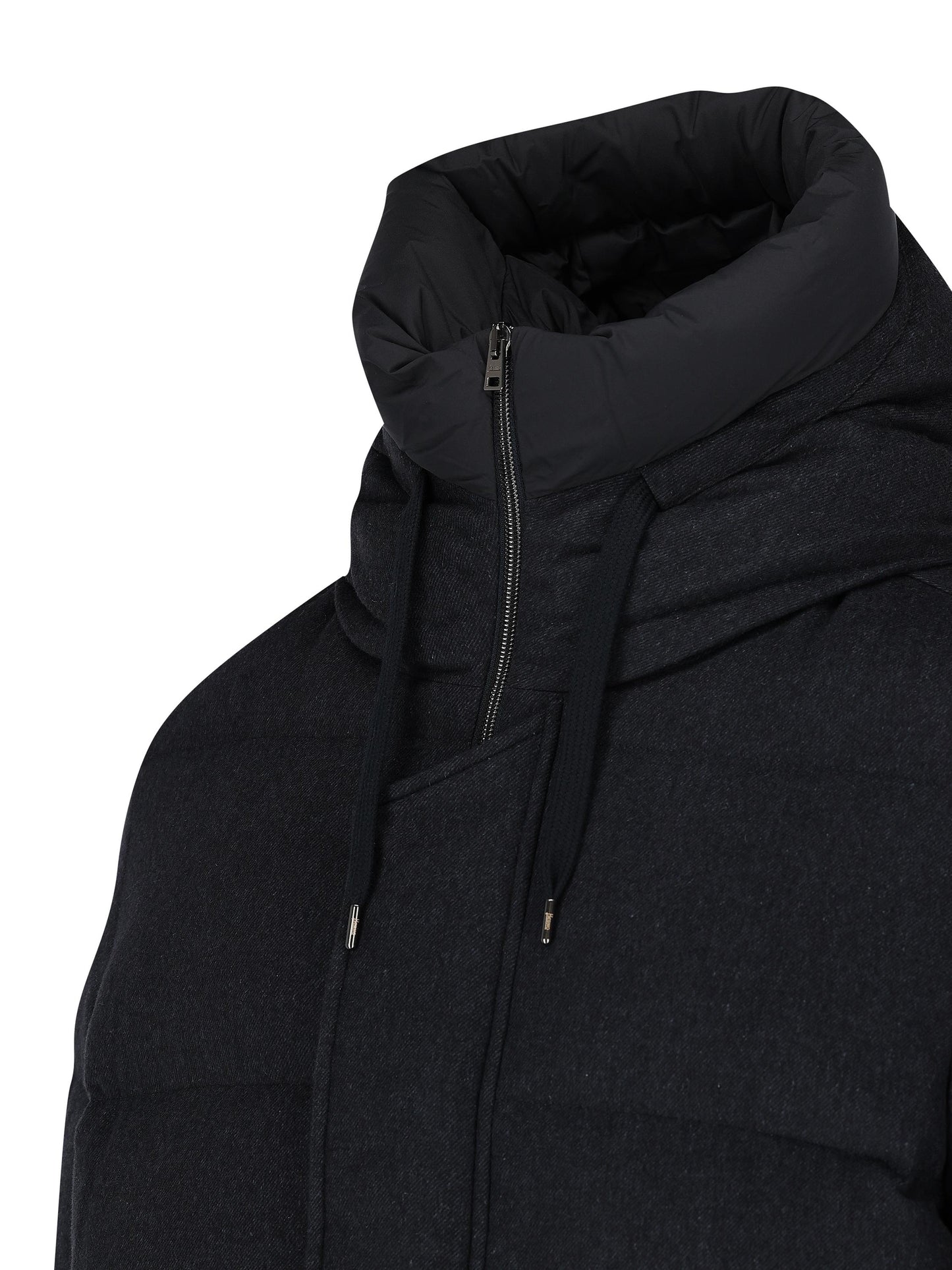 Piumino realizzato in seta e cashmere. PI001143U 380879200 HERNO 