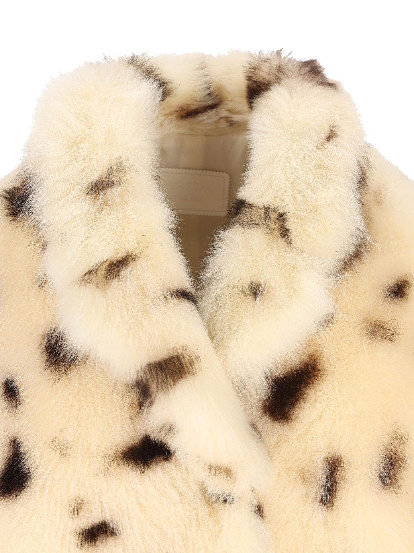 Cappotto realizzato in montone. 56A199 1729F0UDV PRADA 