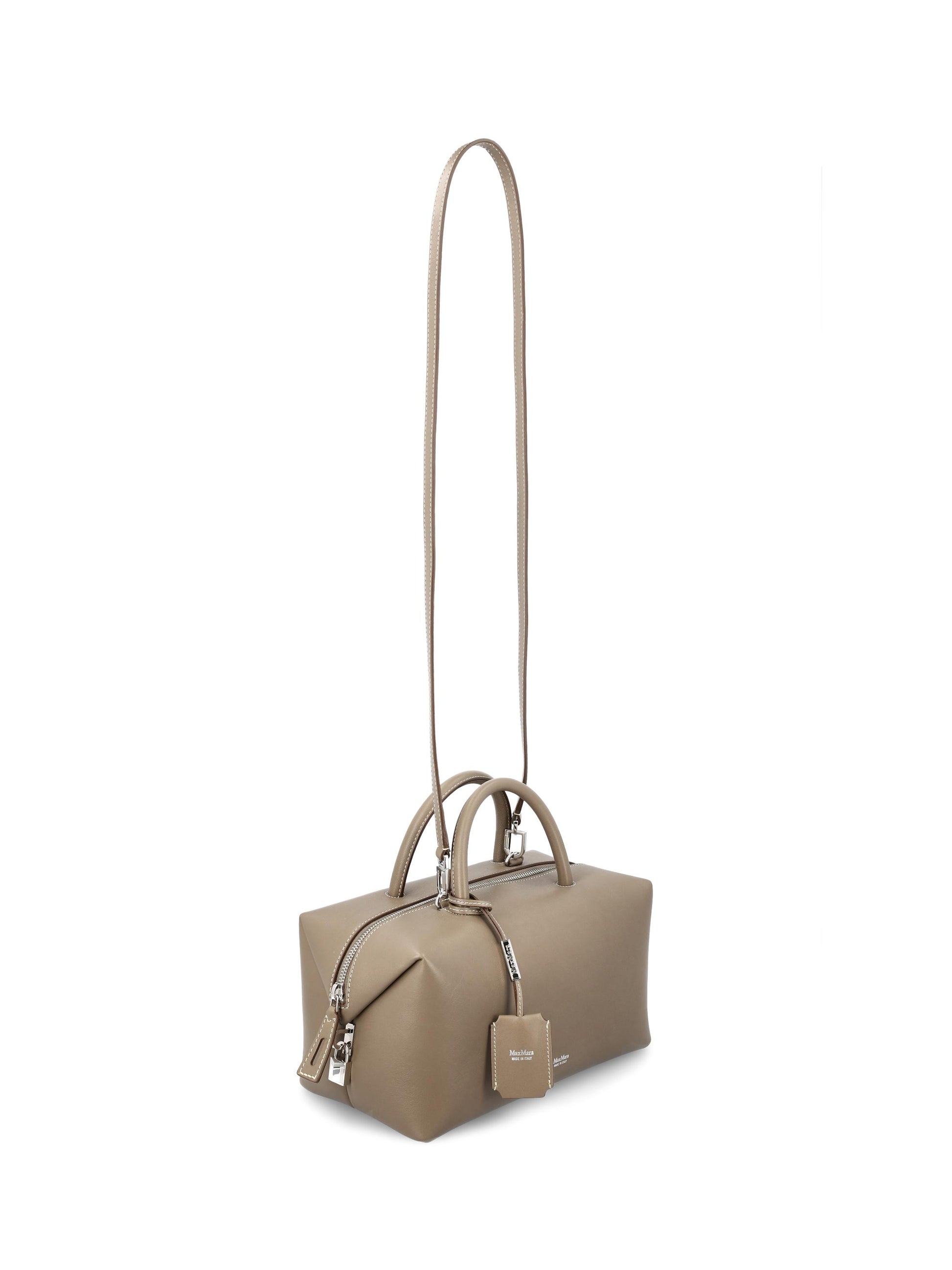 Bauletto realizzato in pelle naturale. 2614511041600 027 MAX MARA 