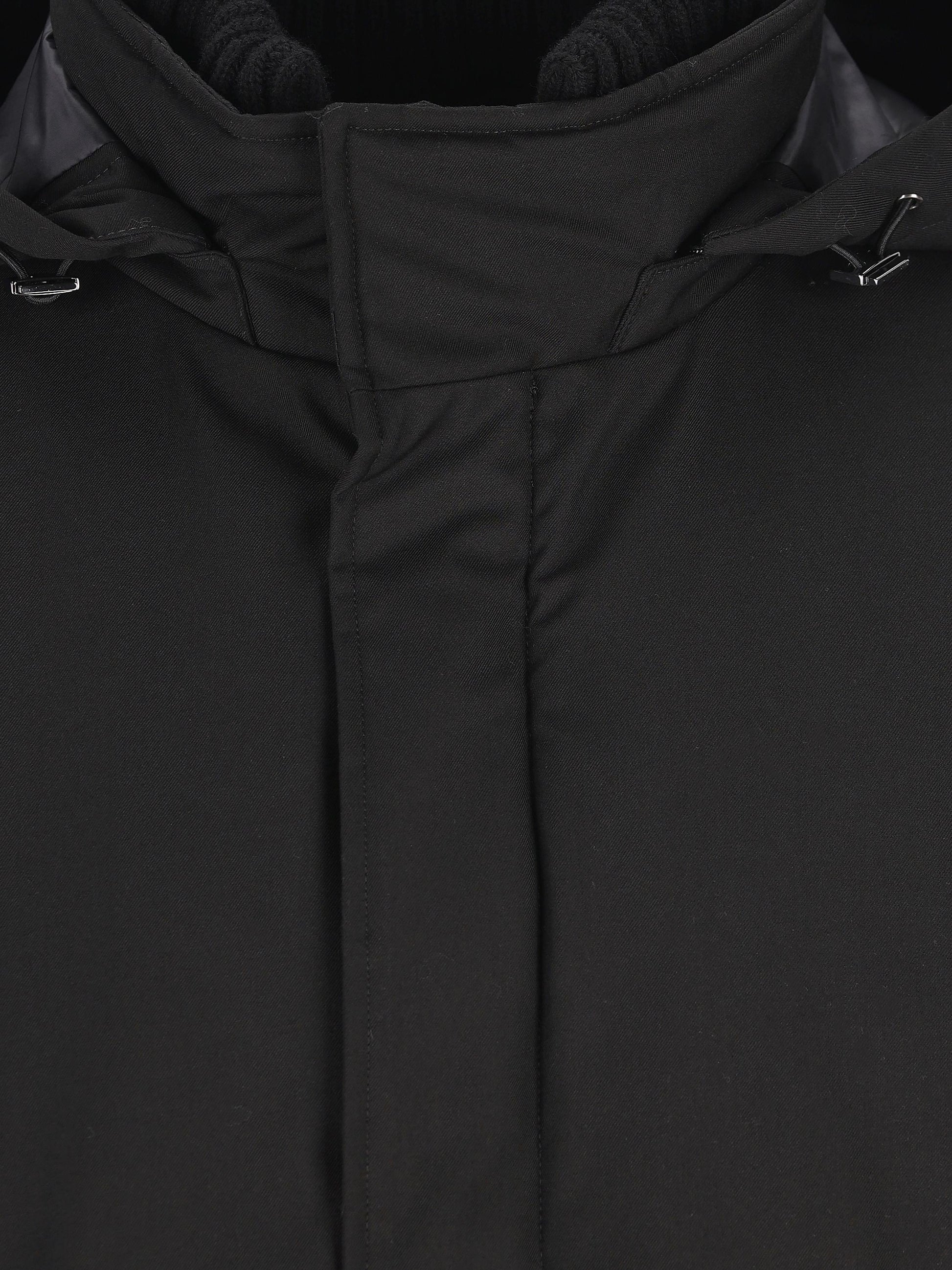 Giacca realizzata in poliestere. PI001155U 126389300 HERNO 