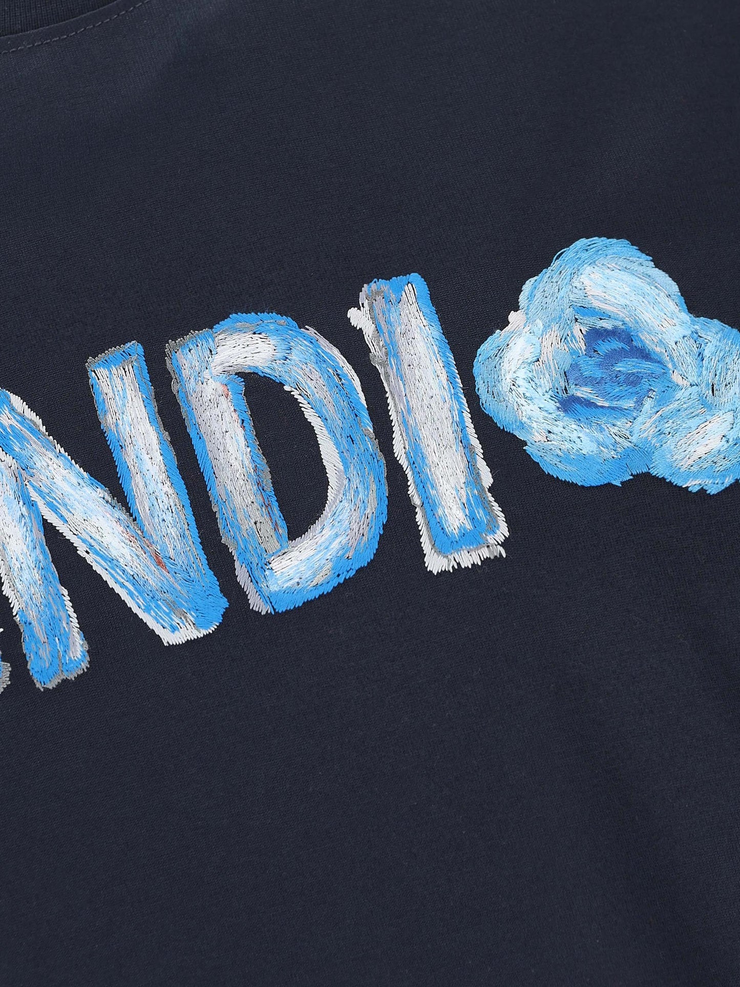 T-Shirt realizzata in cotone. FY0936 AYXVF0PTH FENDI 