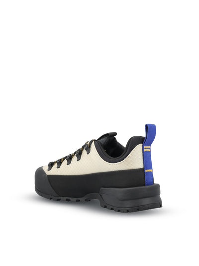 Sneakers realizzate in materiale riciclato. NF0A8DAP GIY1 THE NORTH FACE 