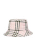 Cappello realizzato in cotone. 8122482 A5961 BURBERRY 