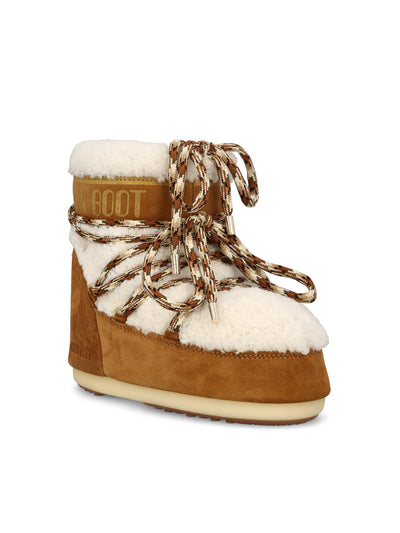 Stivale realizzato in pelle di pecora e pelle scamosciata. 80D1409580 MA03 MOON BOOT 