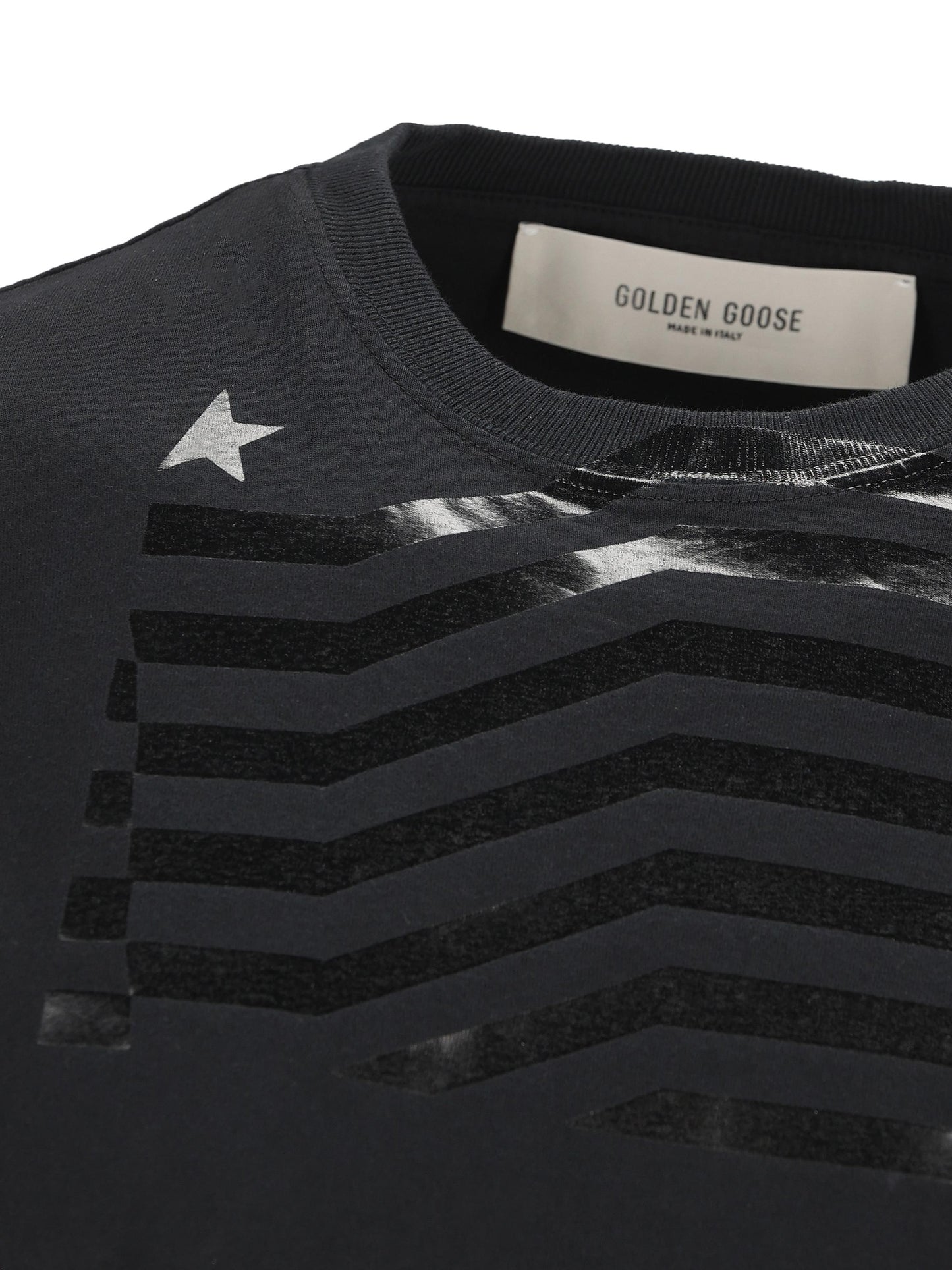 T-Shirt realizzata in cotone. GUP01220 P00237090100 GOLDEN GOOSE 