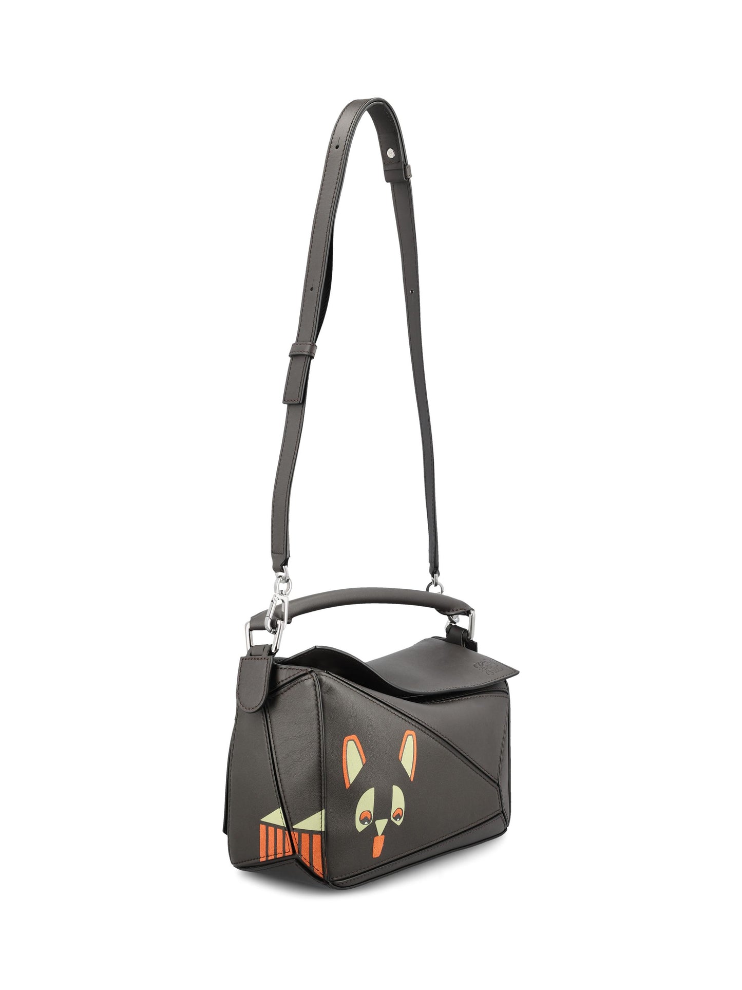 Borsa realizzata in pelle di vitello. A510S21XCH 3590 LOEWE 