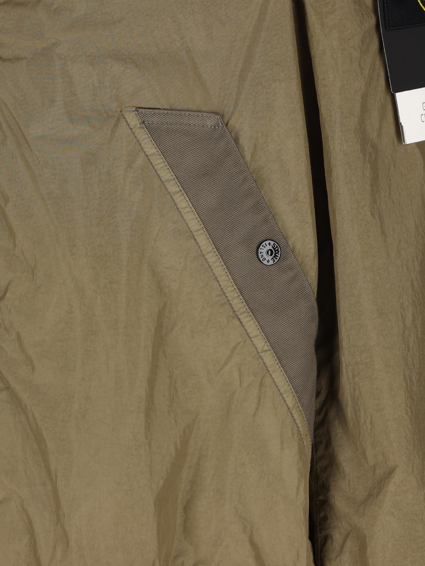 Giacca realizzata in nylon. 4100111 S0A23V005G STONE ISLAND 