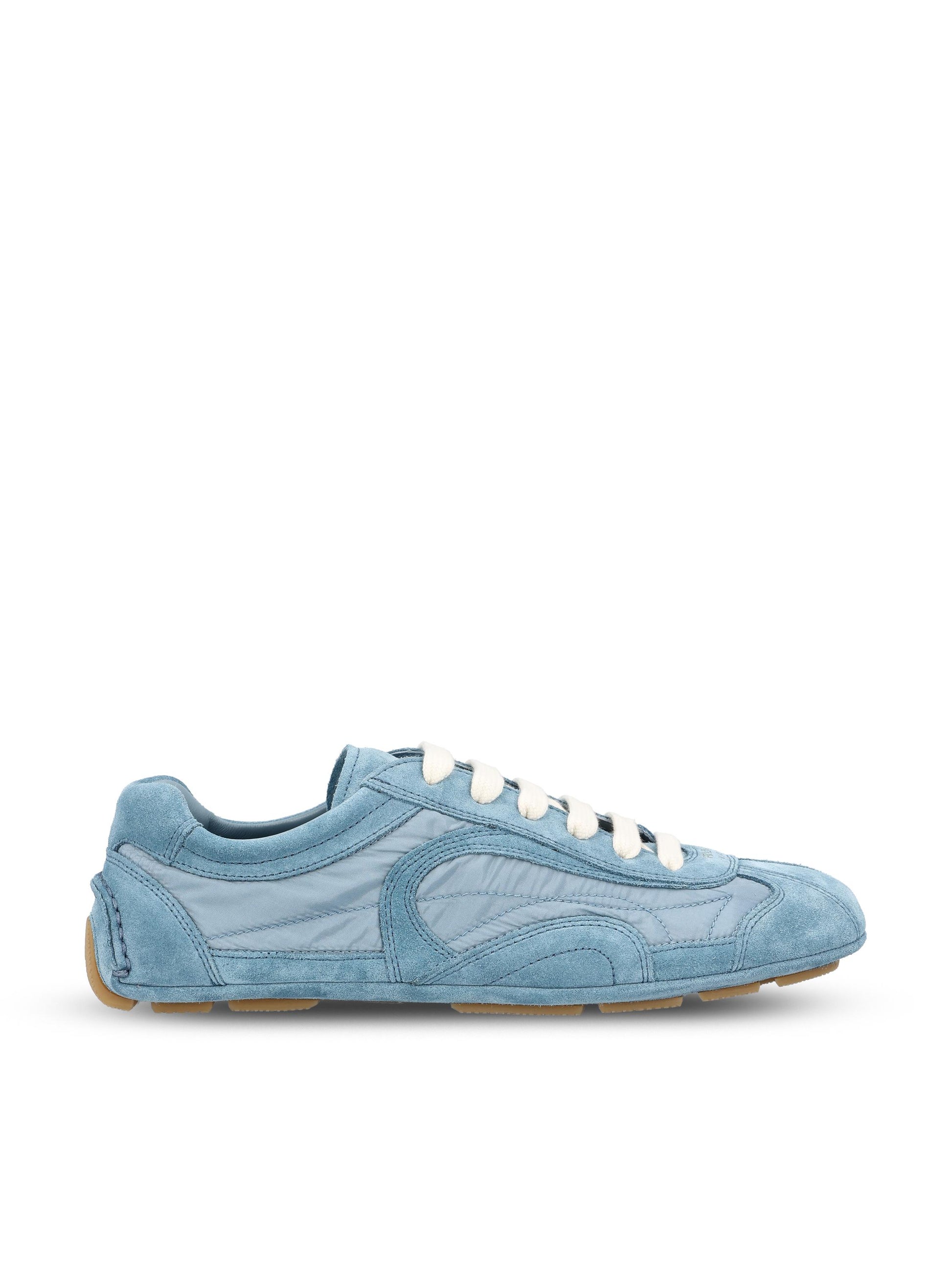 Sneakers realizzato in pelle scamosciata. 1E247O D7CF0637 PRADA 