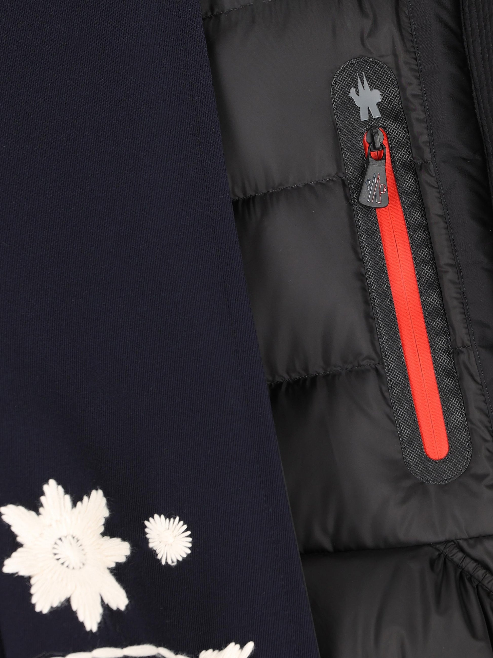 Giacca realizzata in poliammide W1A00030 53063781 MONCLER GRENOBLE 