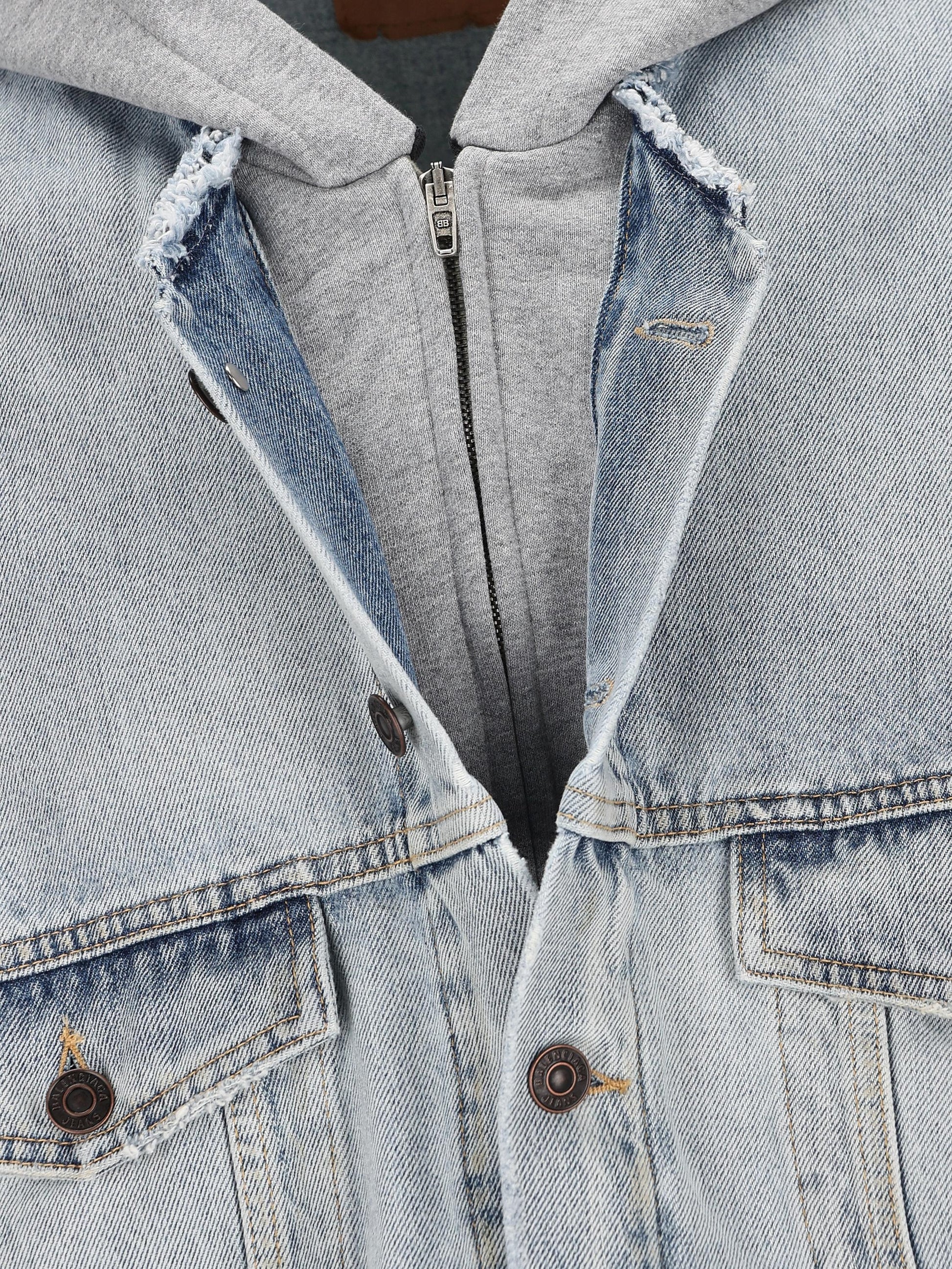 Giacca realizzata in denim. 824304 TSW824200 BALENCIAGA 