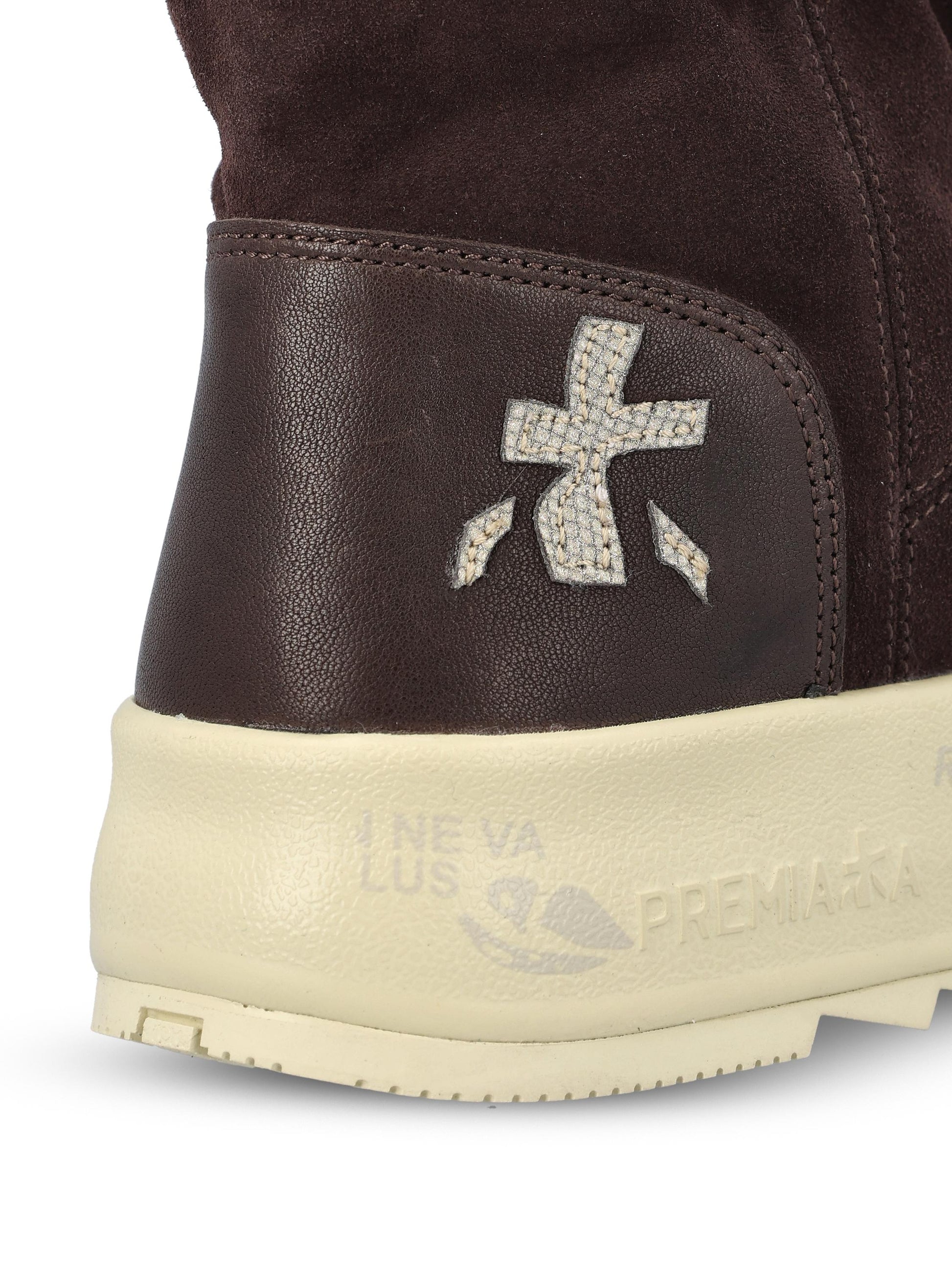 Stivale realizzato in pelle scamosciata. MIDPUFFD 8458M PREMIATA 