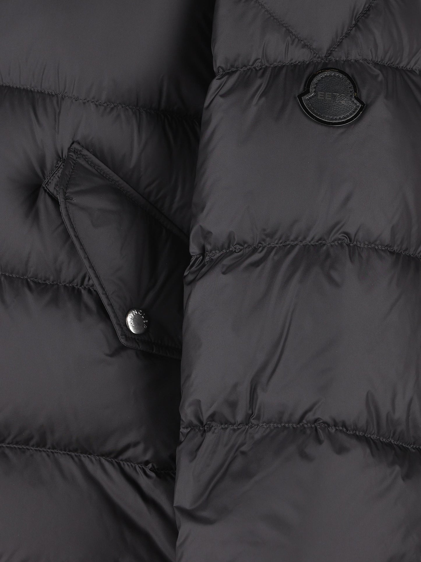 Piumino realizzato in poliammide. W1A00009 M6526999 MONCLER - EDWARD ENNINFUL 