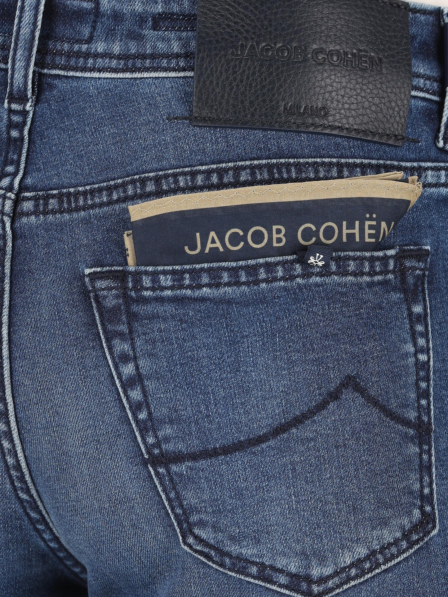 Jeans realizzati in cotone. QM004053 S4075V1200D JACOB COHËN 