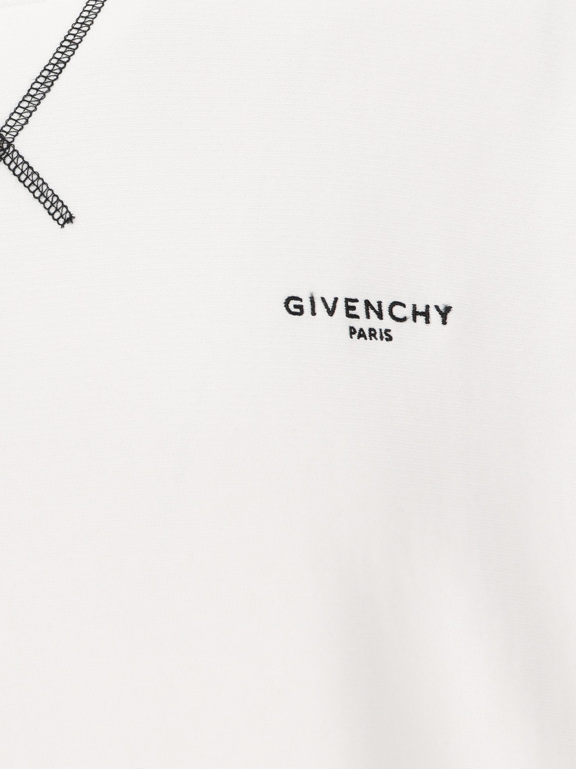 Felpa realizzata in cotone. BMJ0P63YS1 100 GIVENCHY 