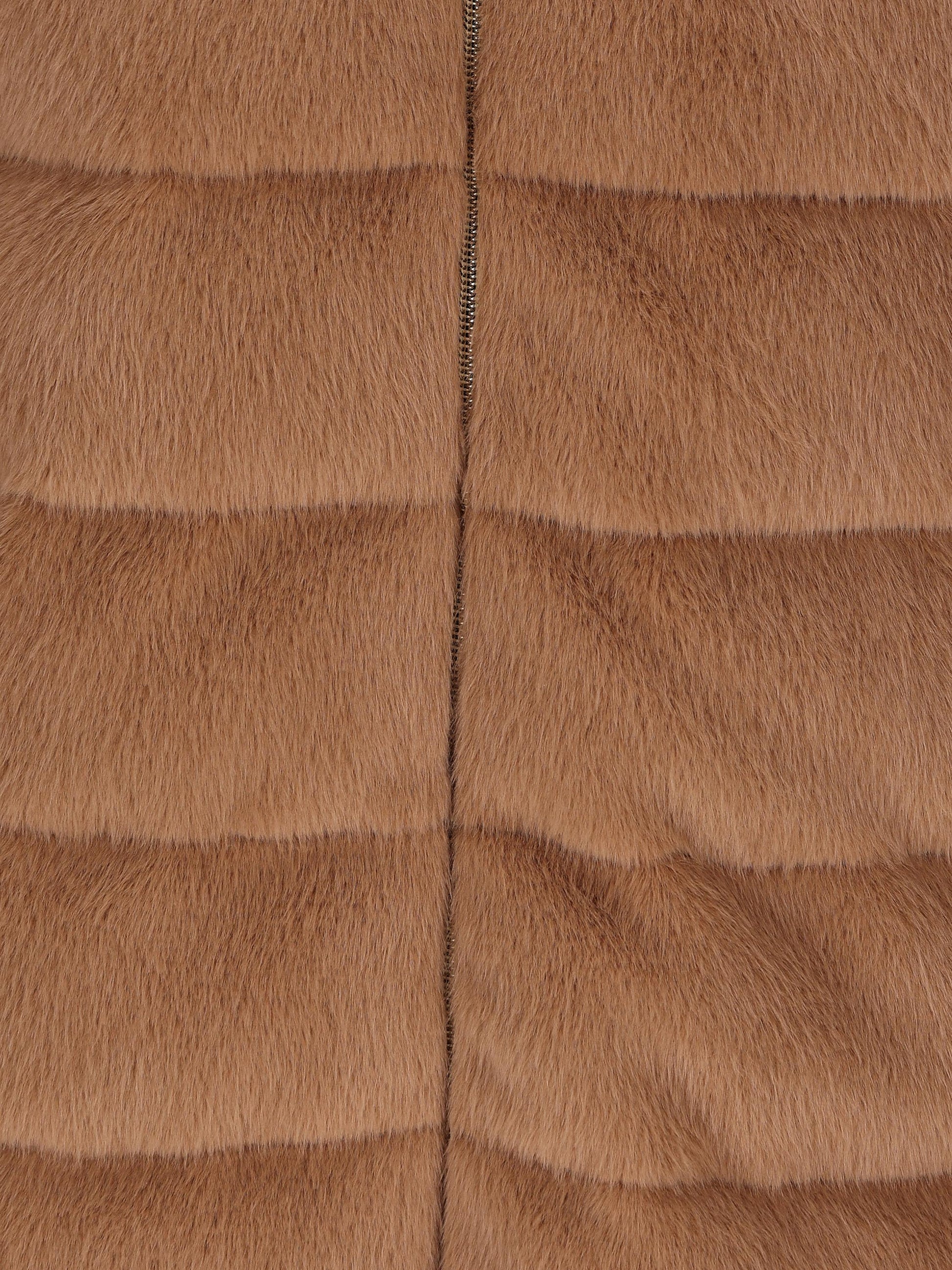 Piumino realizzato in poliestere. PI002123D 126302157 HERNO 