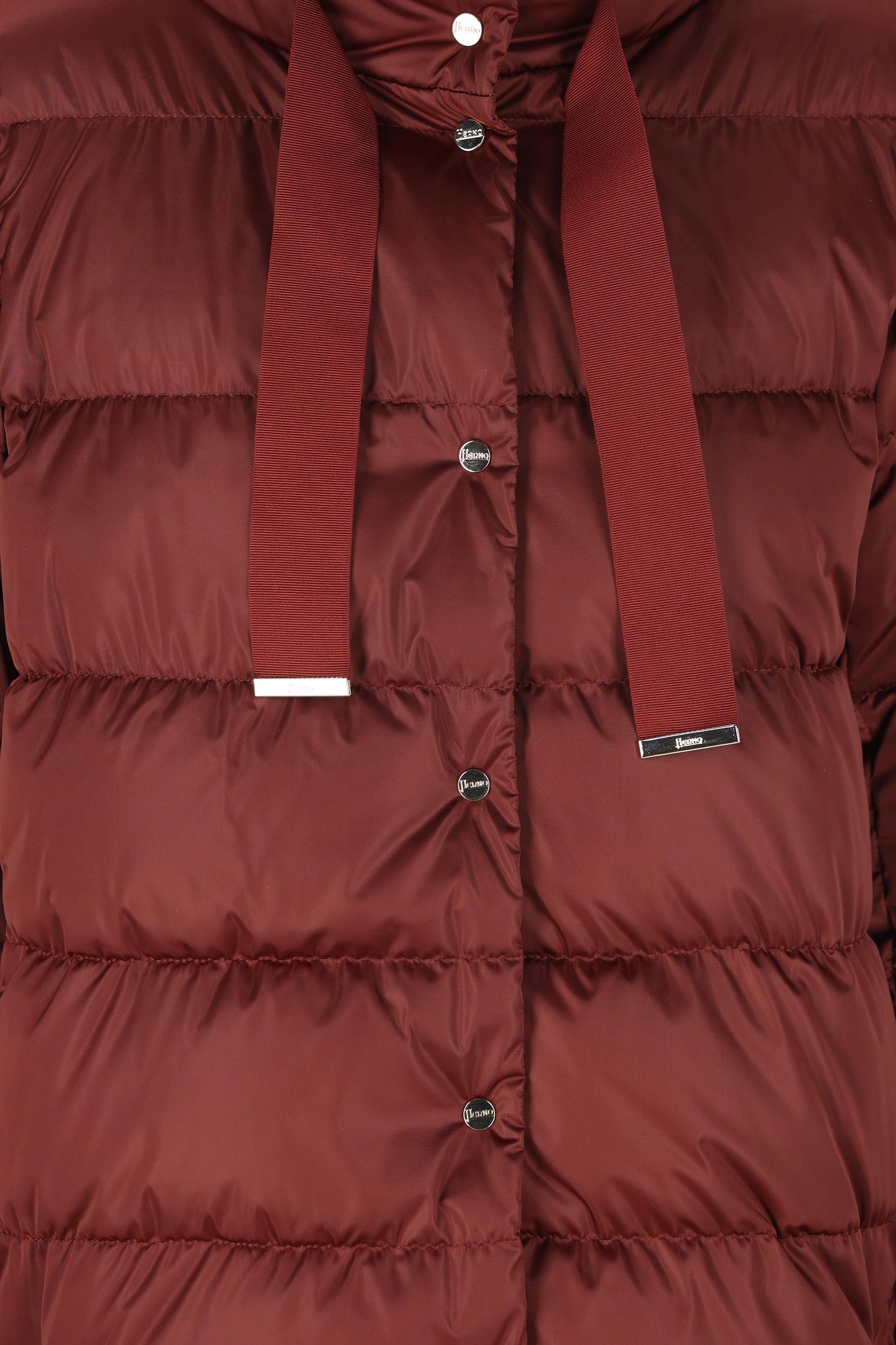 Piumino corto in raso. PI001936D 12170Z6705 HERNO 