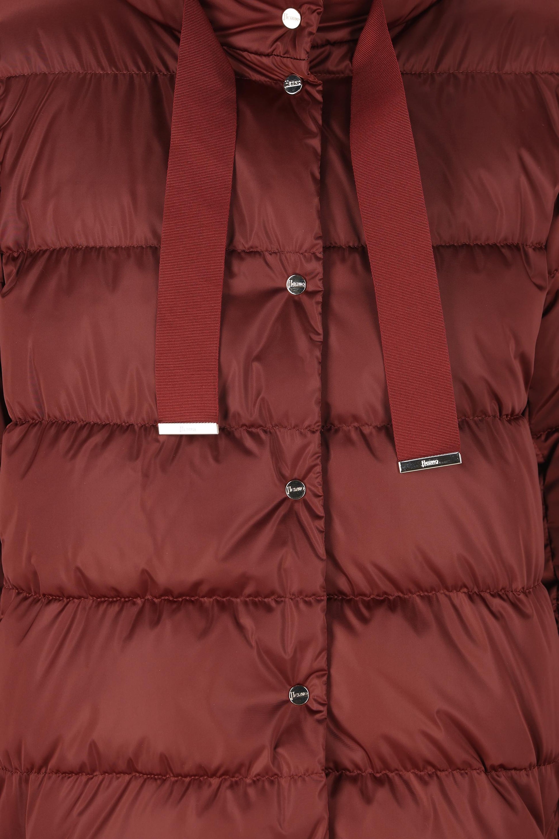 Piumino corto in raso. PI001936D 12170Z6705 HERNO 