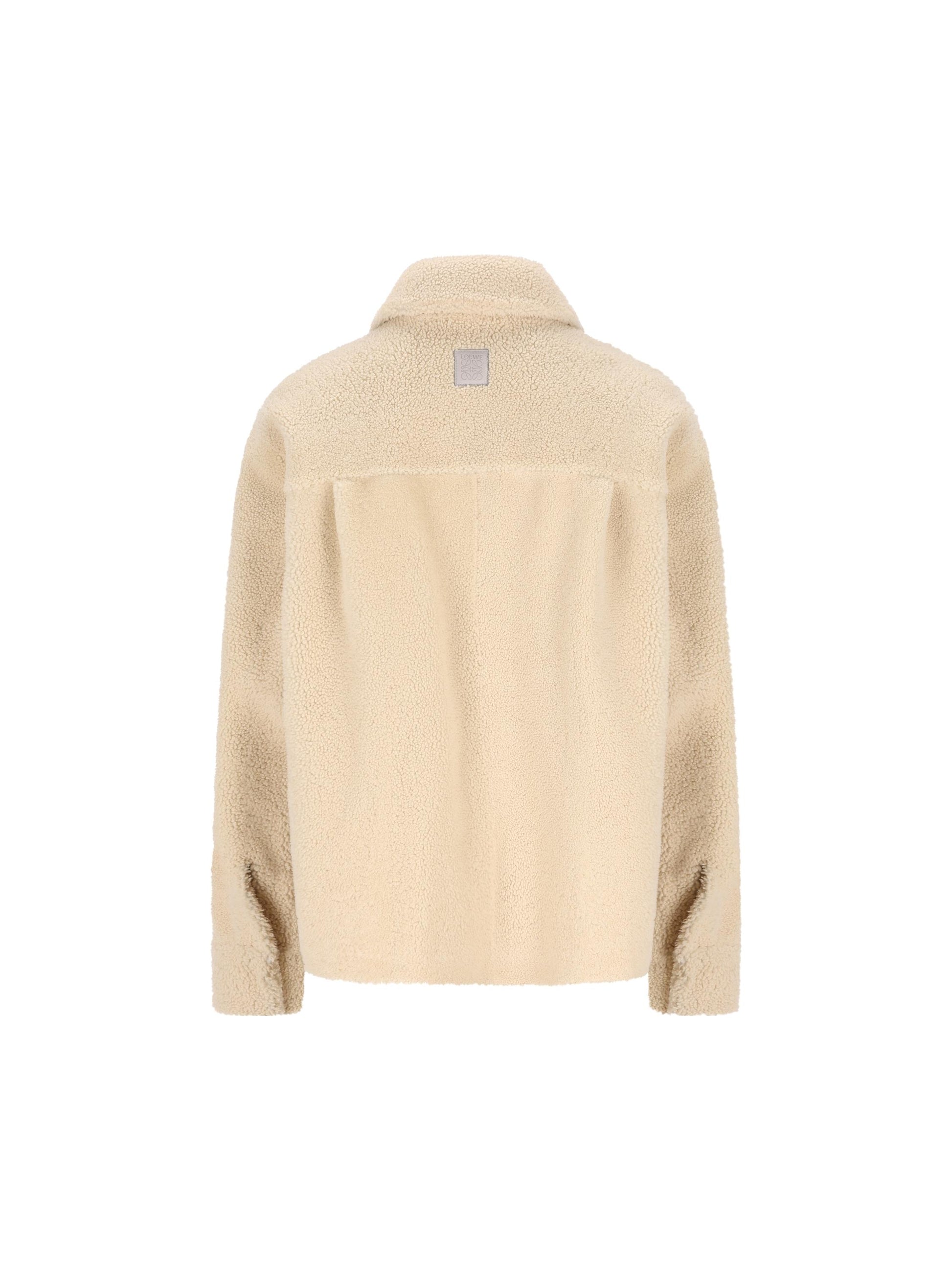 Giacca realizzata in shearling. H526Y2SL28 1130 LOEWE 