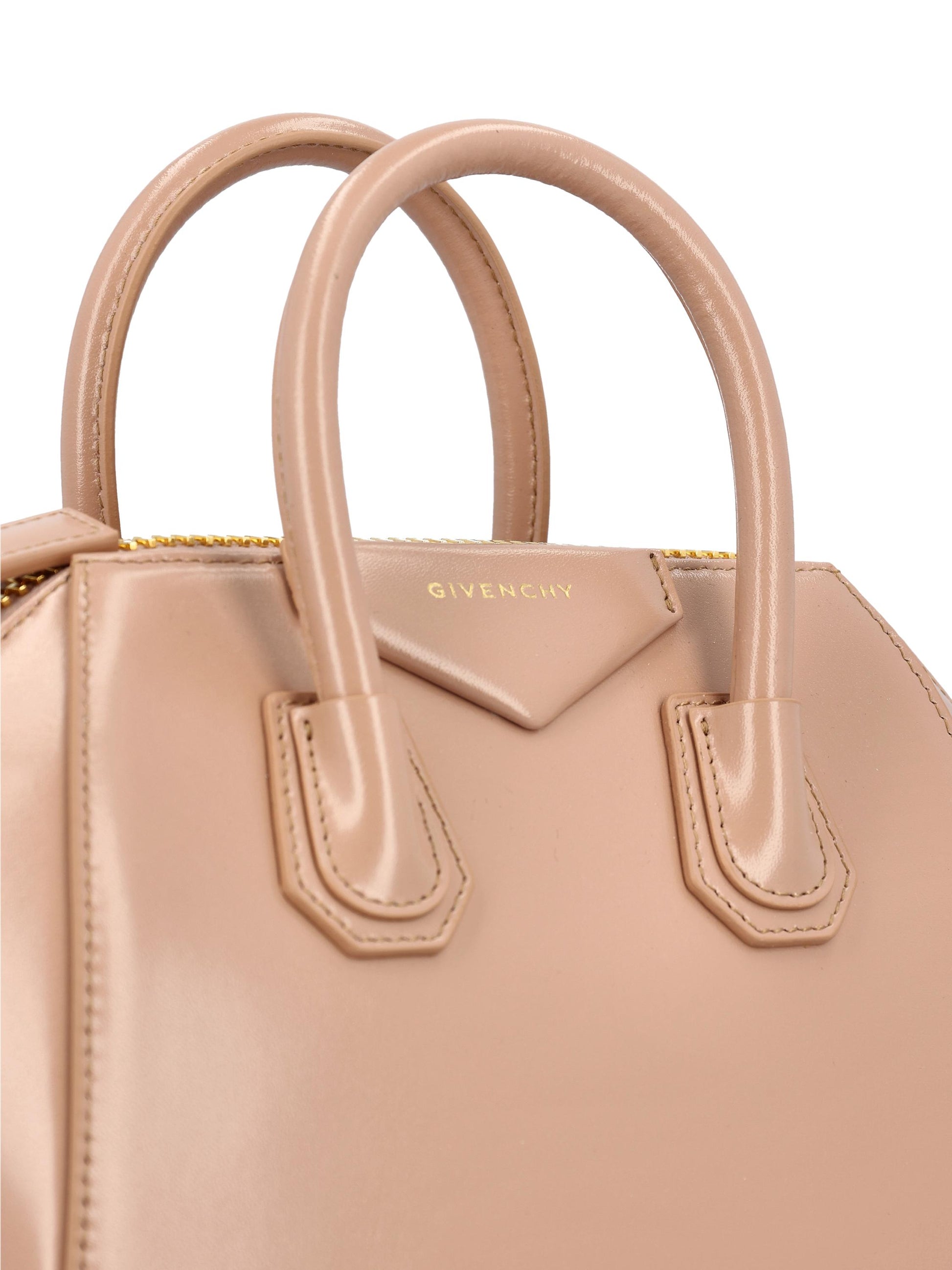 Borsa realizzata in pelle di vitello. BB5148B13A 682 GIVENCHY 