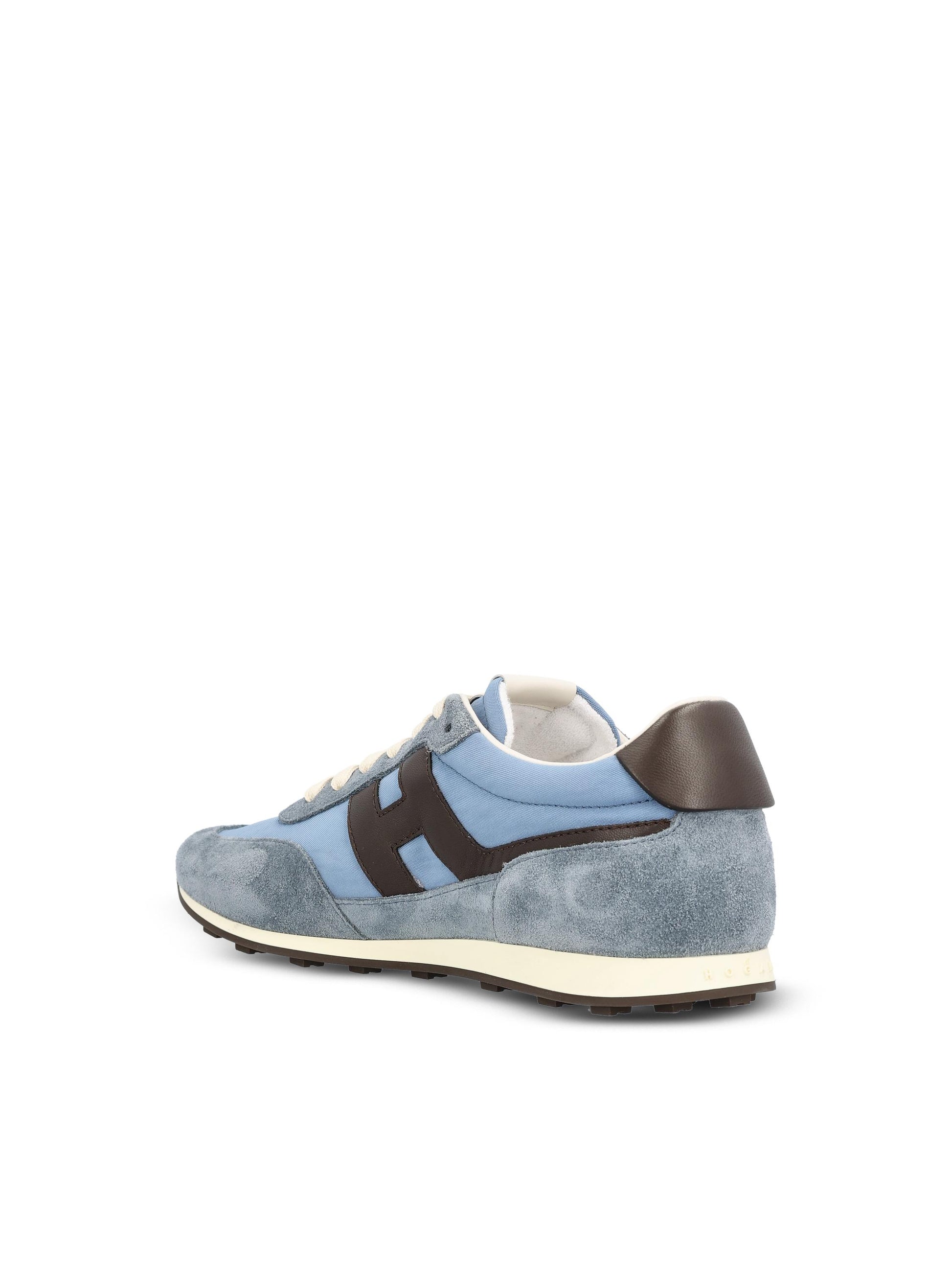 Sneakers realizzate in pelle scamosciata. HXM6990FZ90UZA 793P HOGAN 