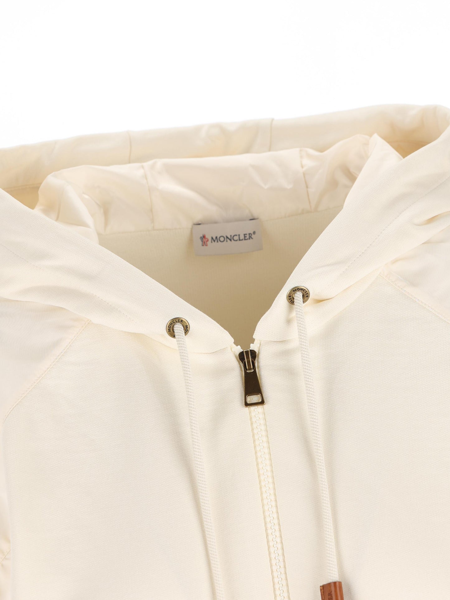 Giacca realizzata in cotone e poliammide. W8G00023 89B2V04A MONCLER 