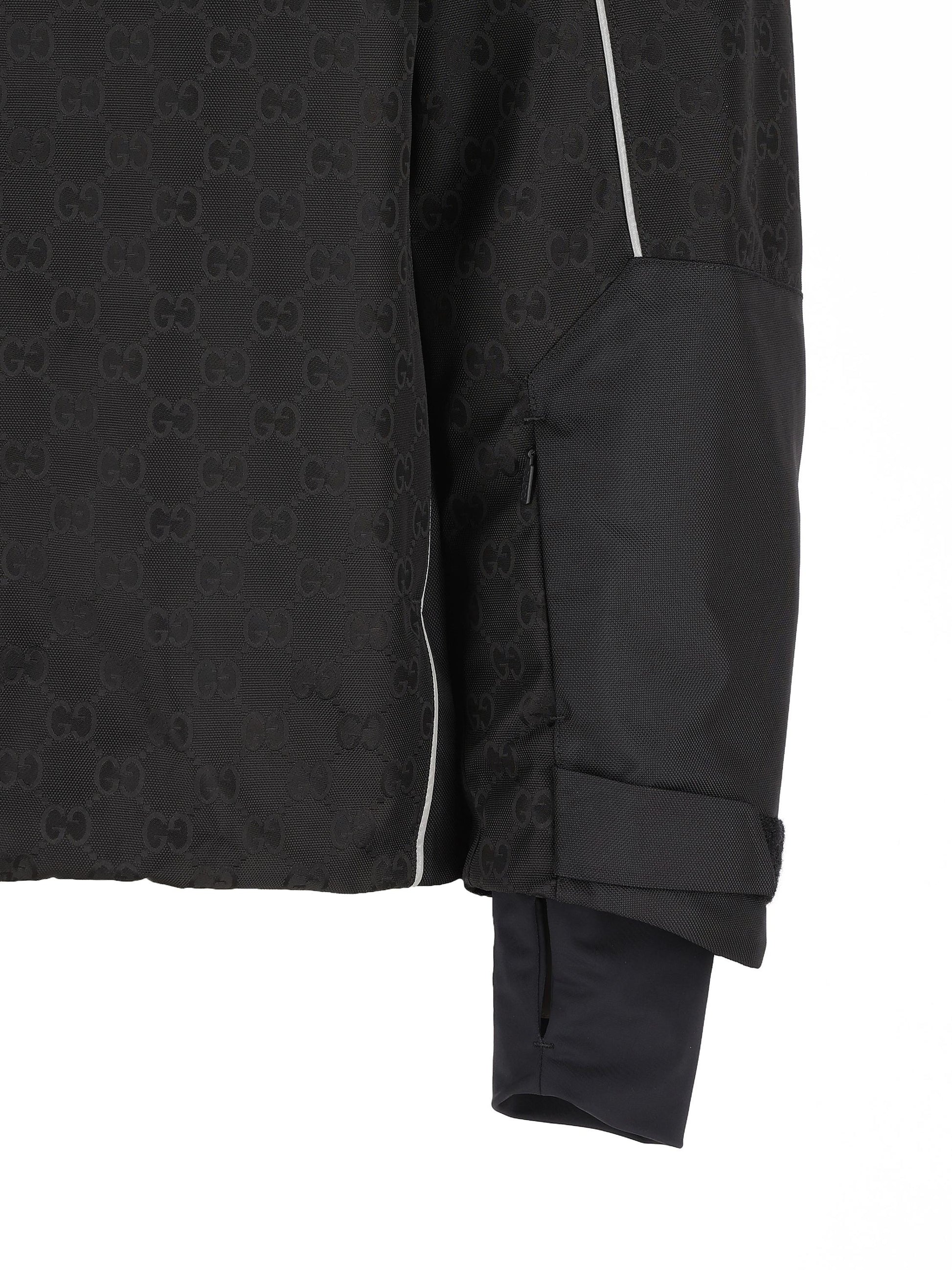 Giacca realizzata in tessuto tecnico. 837771 ZATL71000 GUCCI 