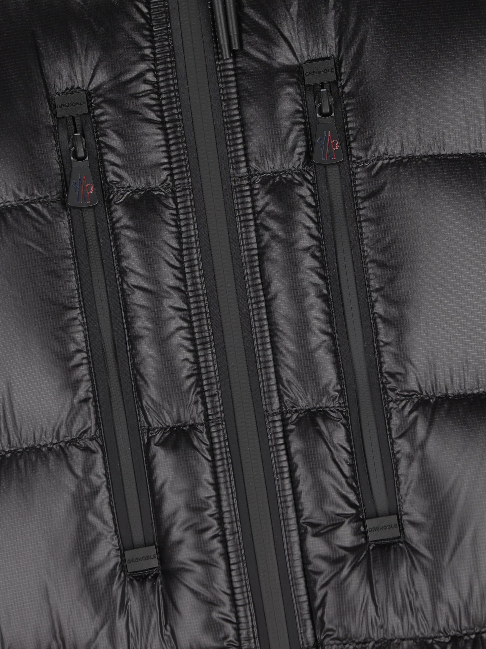 Piumino realizzato in poliammide. M1A00007 597X6999 MONCLER GRENOBLE 