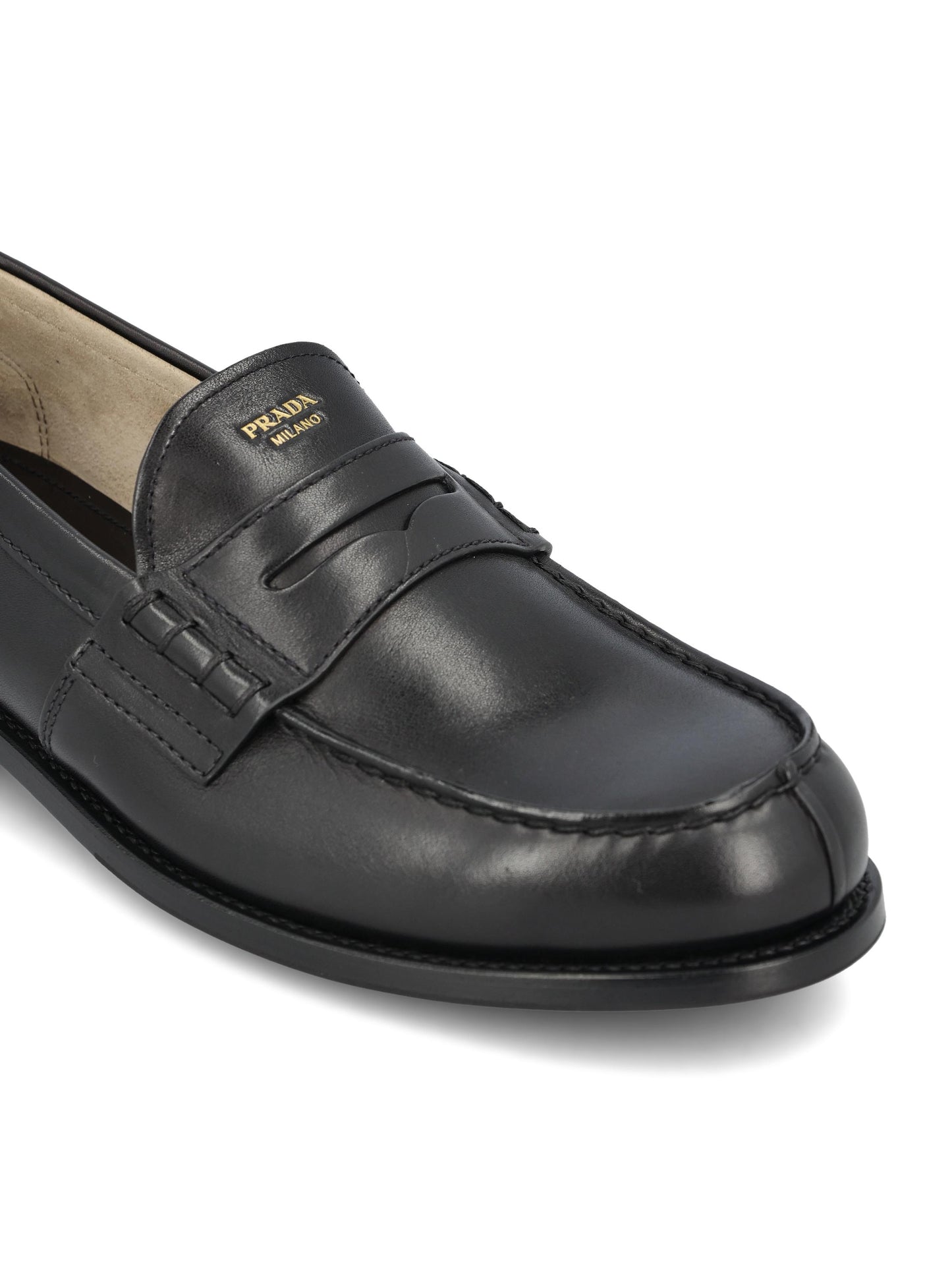 Mocassini realizzati in pelle di vitello. 2DB238 UZEF0002 PRADA 