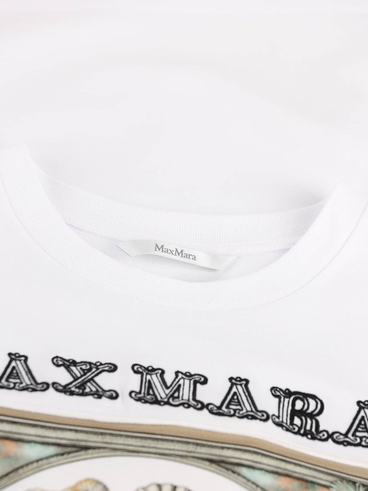 T-Shirt realizzata in cotone. 2611941062600 019 MAX MARA 
