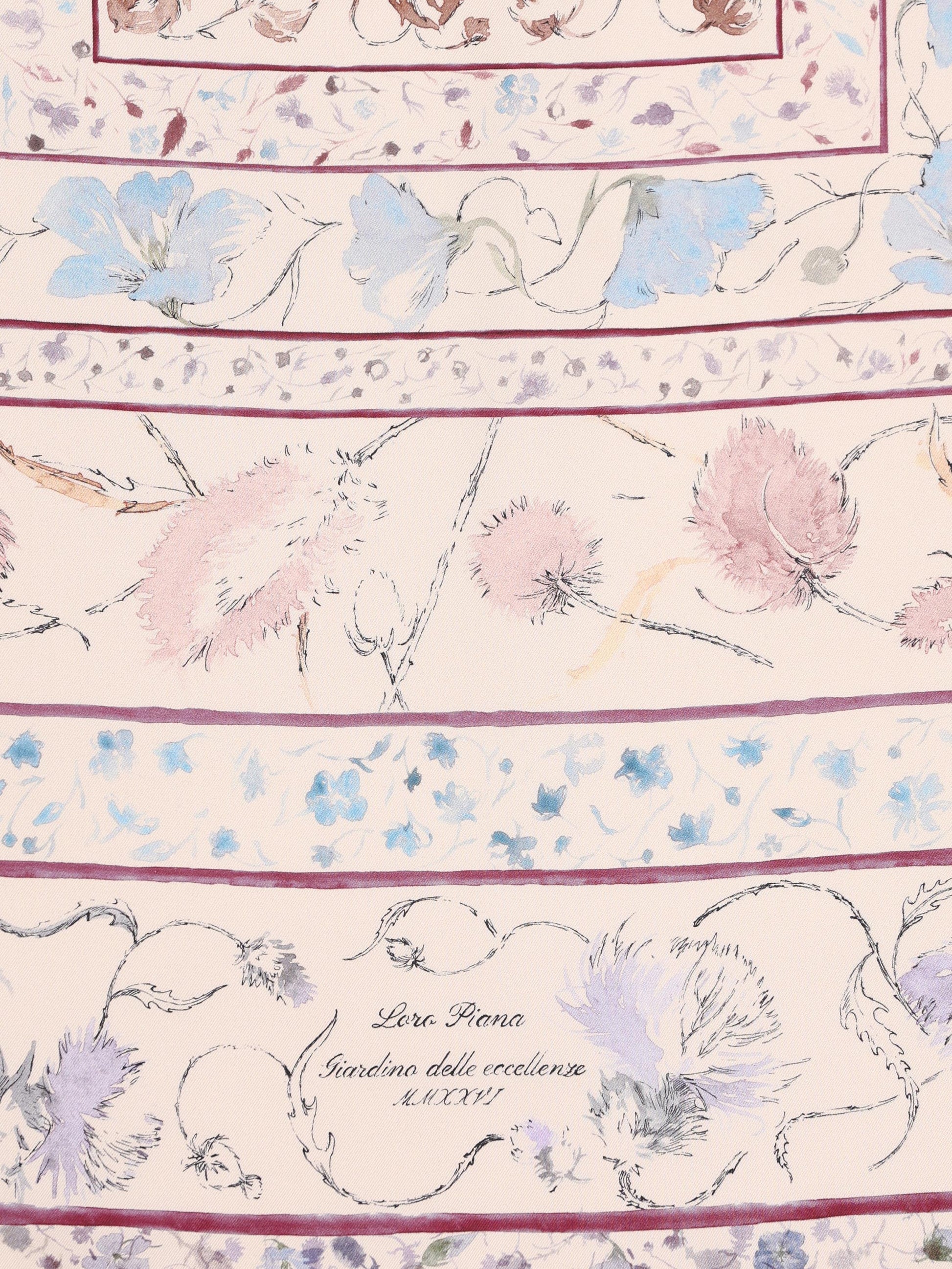 Foulard realizzato in seta. FAR0271 T2BD LORO PIANA 
