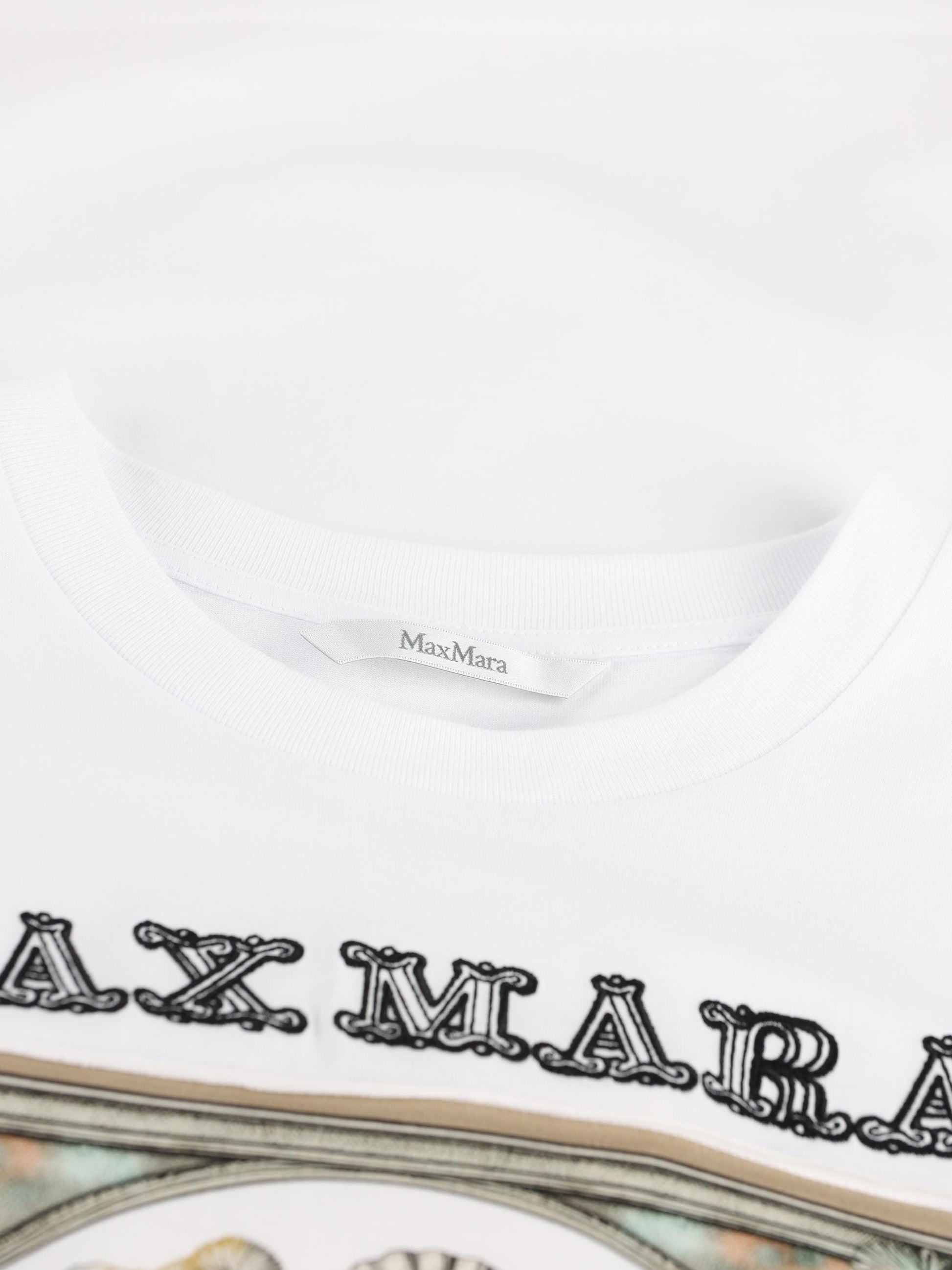 T-Shirt realizzata in cotone. 2611941062600 019 MAX MARA 