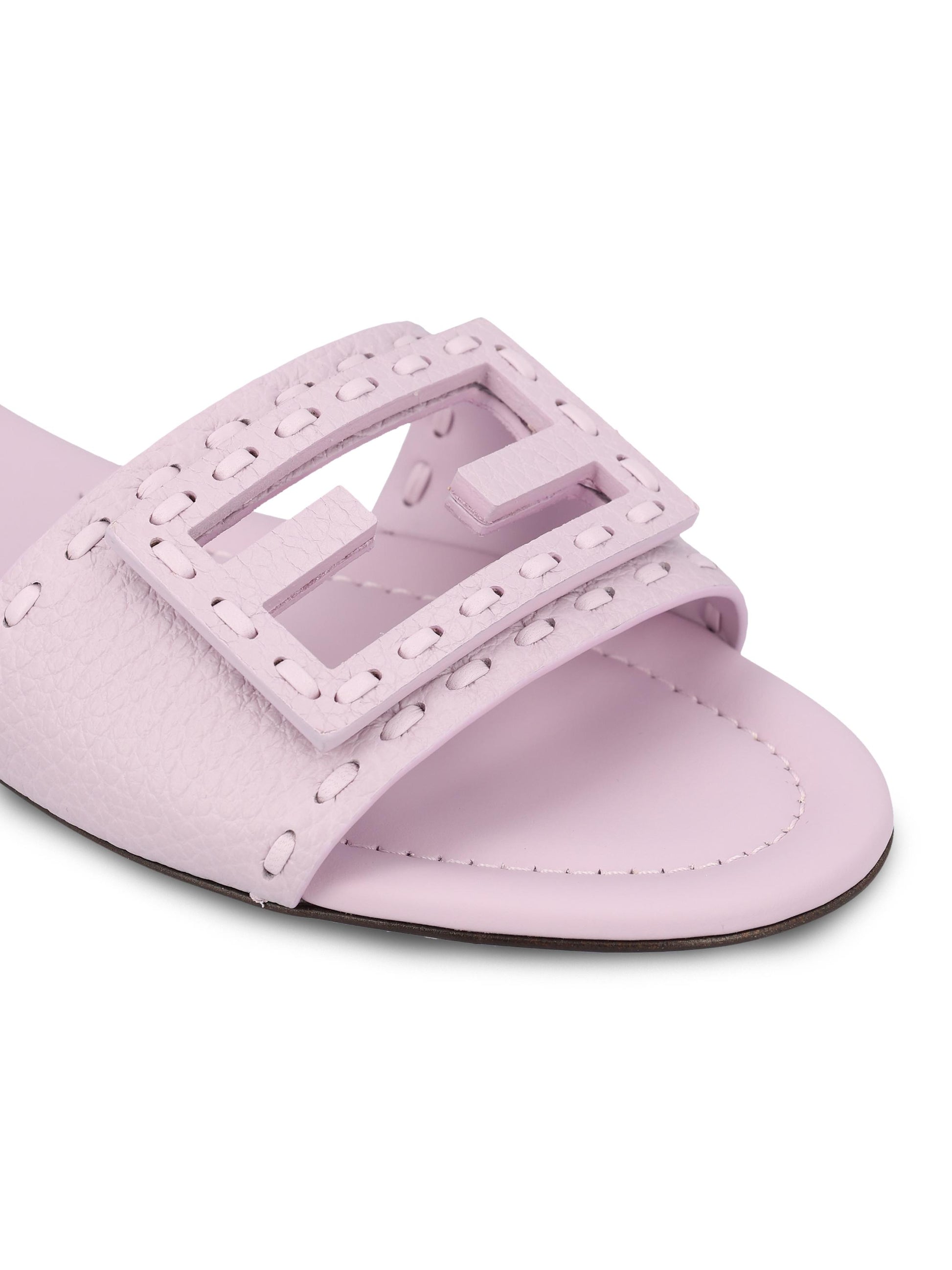 Slide realizzate in pelle. 8R8136 AQY2F0U6M FENDI 