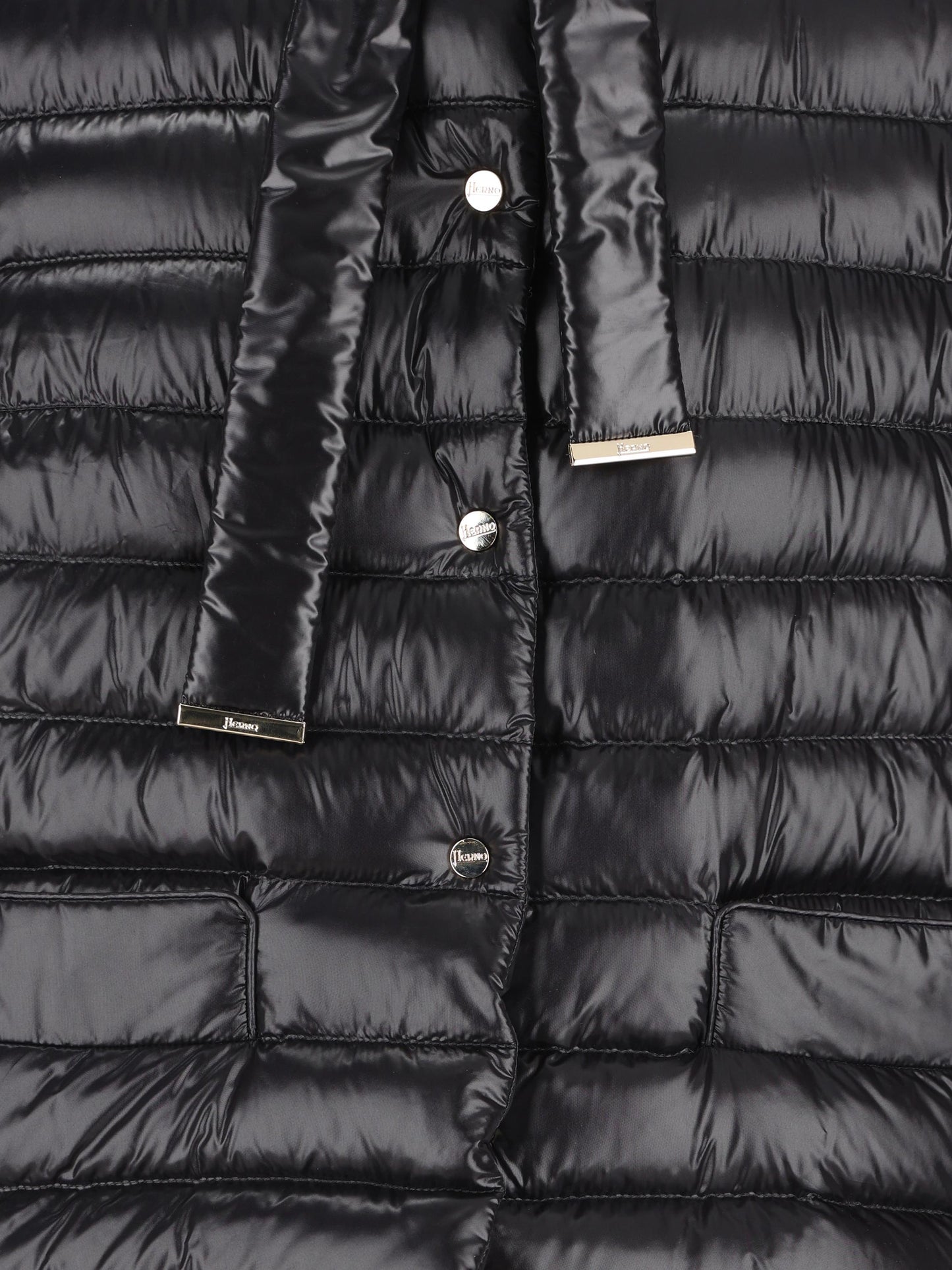 Piumino realizzato in poliammide. PI002201D 12017Z9300 HERNO 