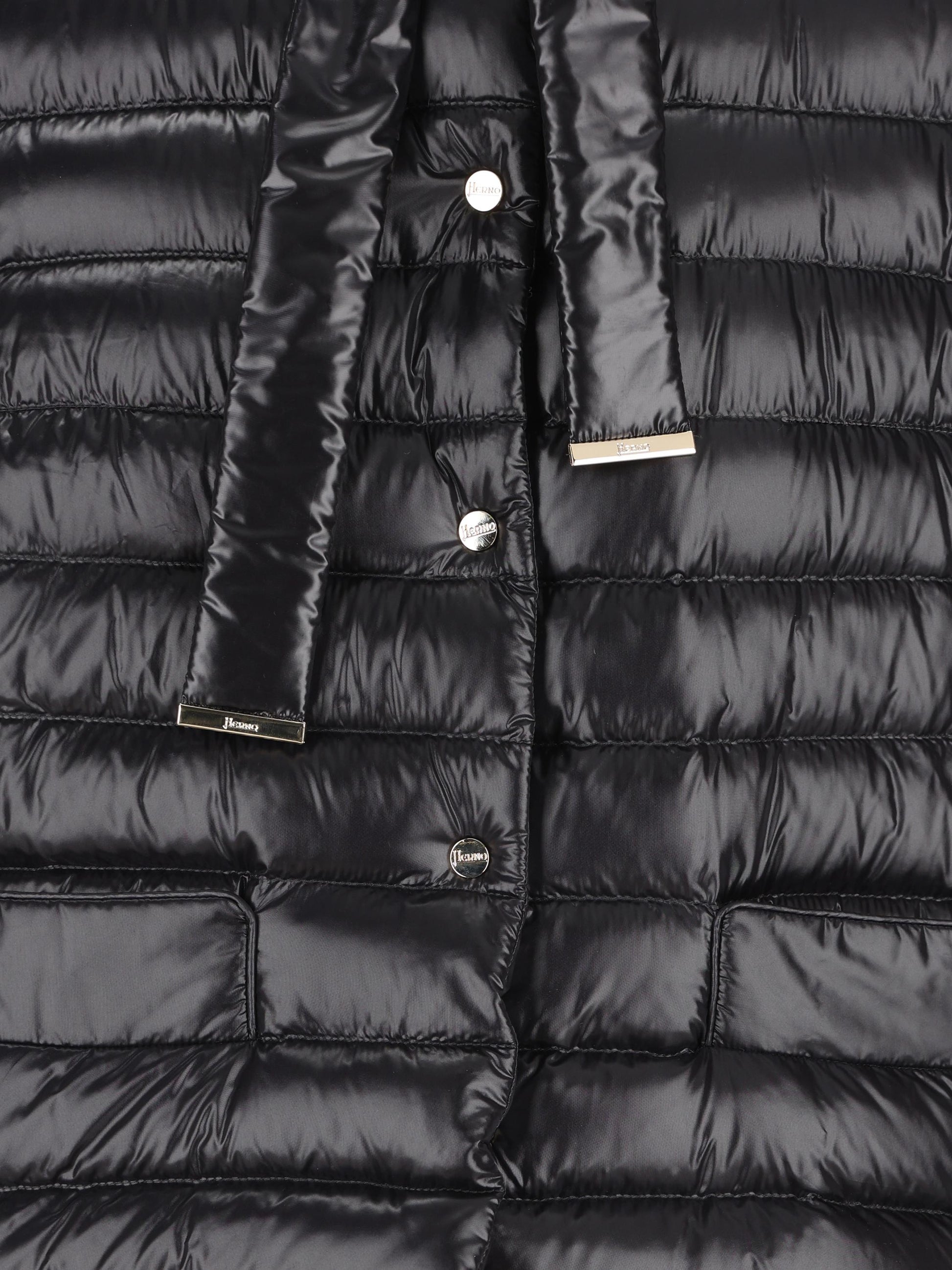 Piumino realizzato in poliammide. PI002201D 12017Z9300 HERNO 