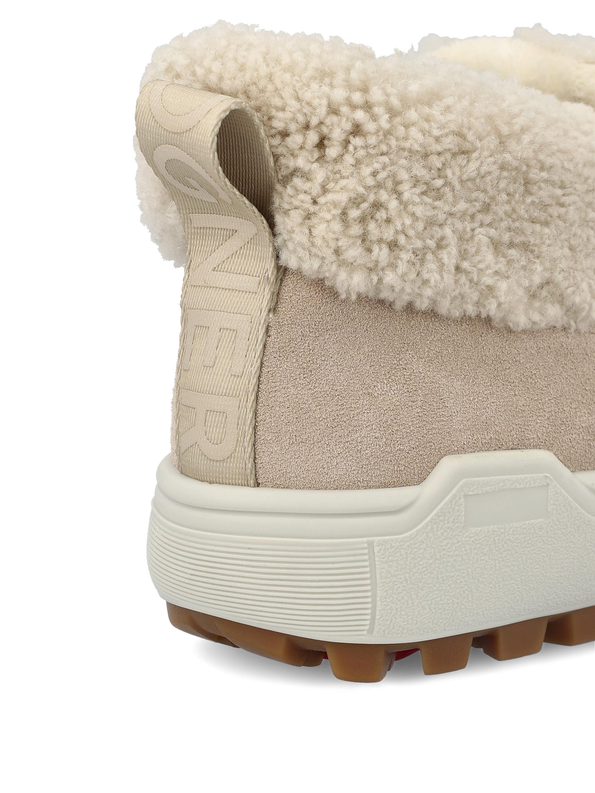 Stivali realizzati in pelliccia naturale di agnello. 22546783 068 BOGNER 