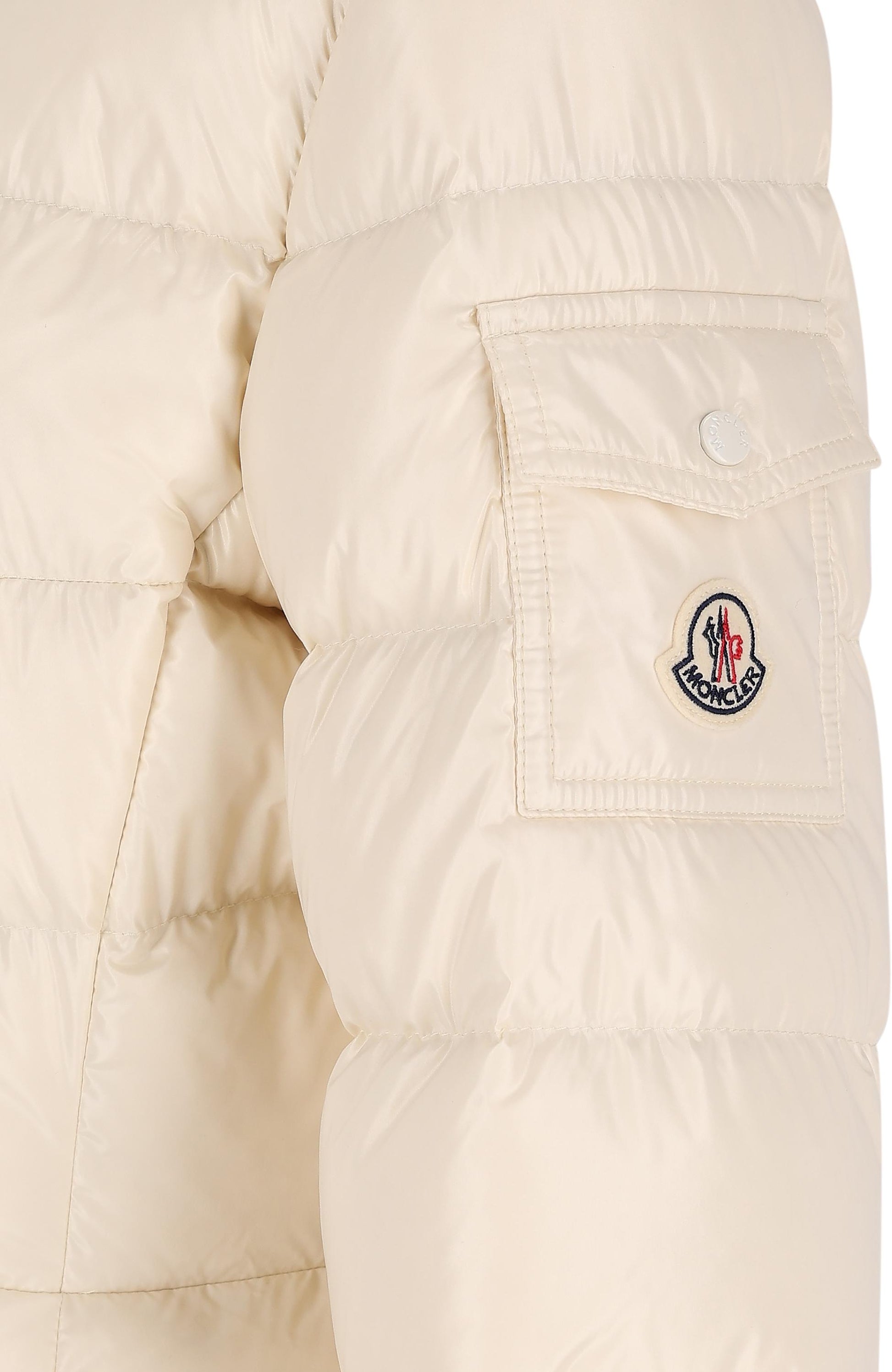 Piumino in poliammide. W1A00083 597Z8076 MONCLER 