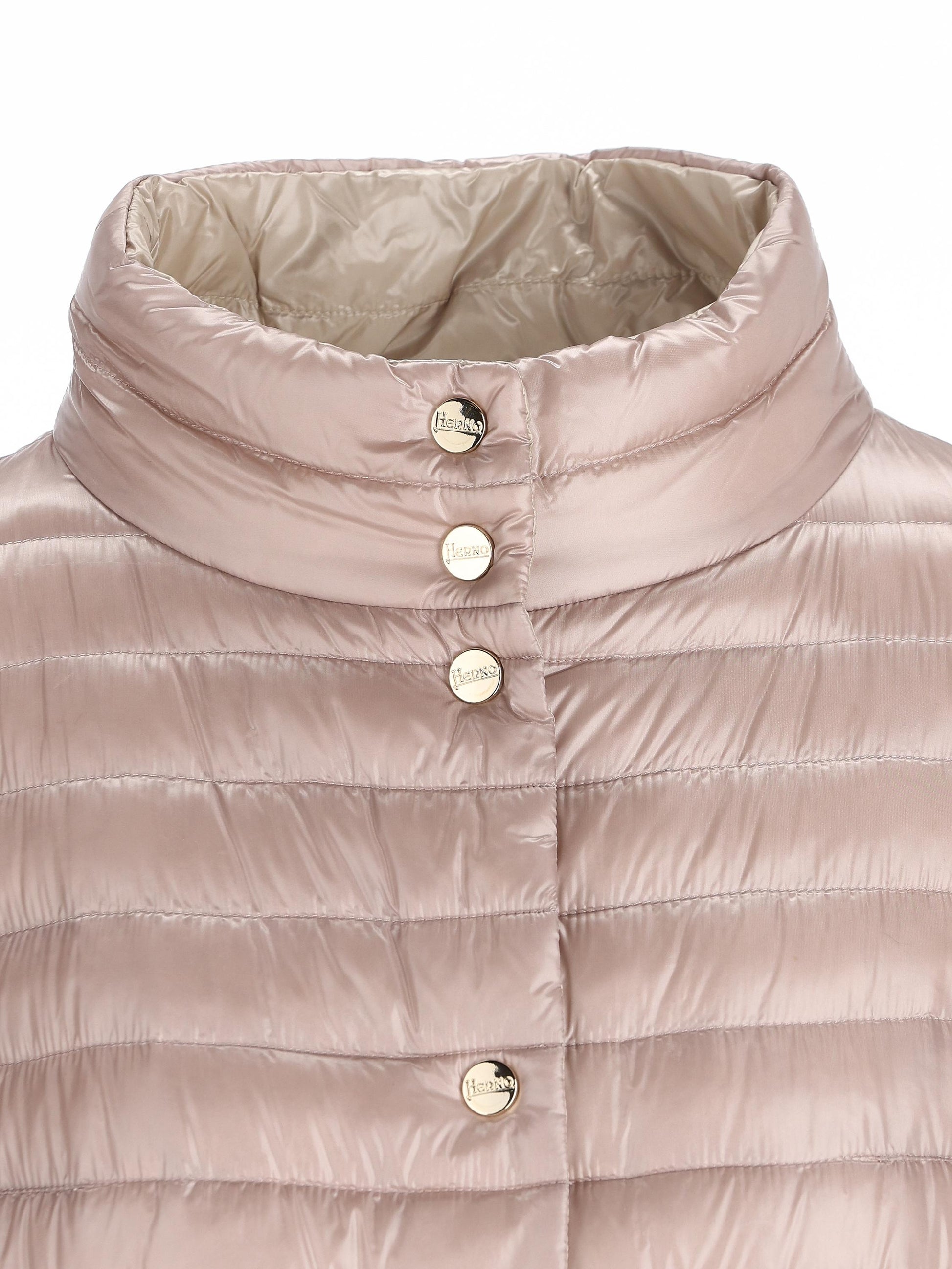 Piumino realizzato in poliammide. PI1234D 12017Z4019 HERNO 