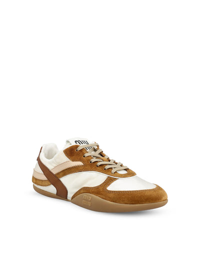 Sneakers realizzate in poliammide riciclata. 5E428E 71LF0TBK MIU MIU 