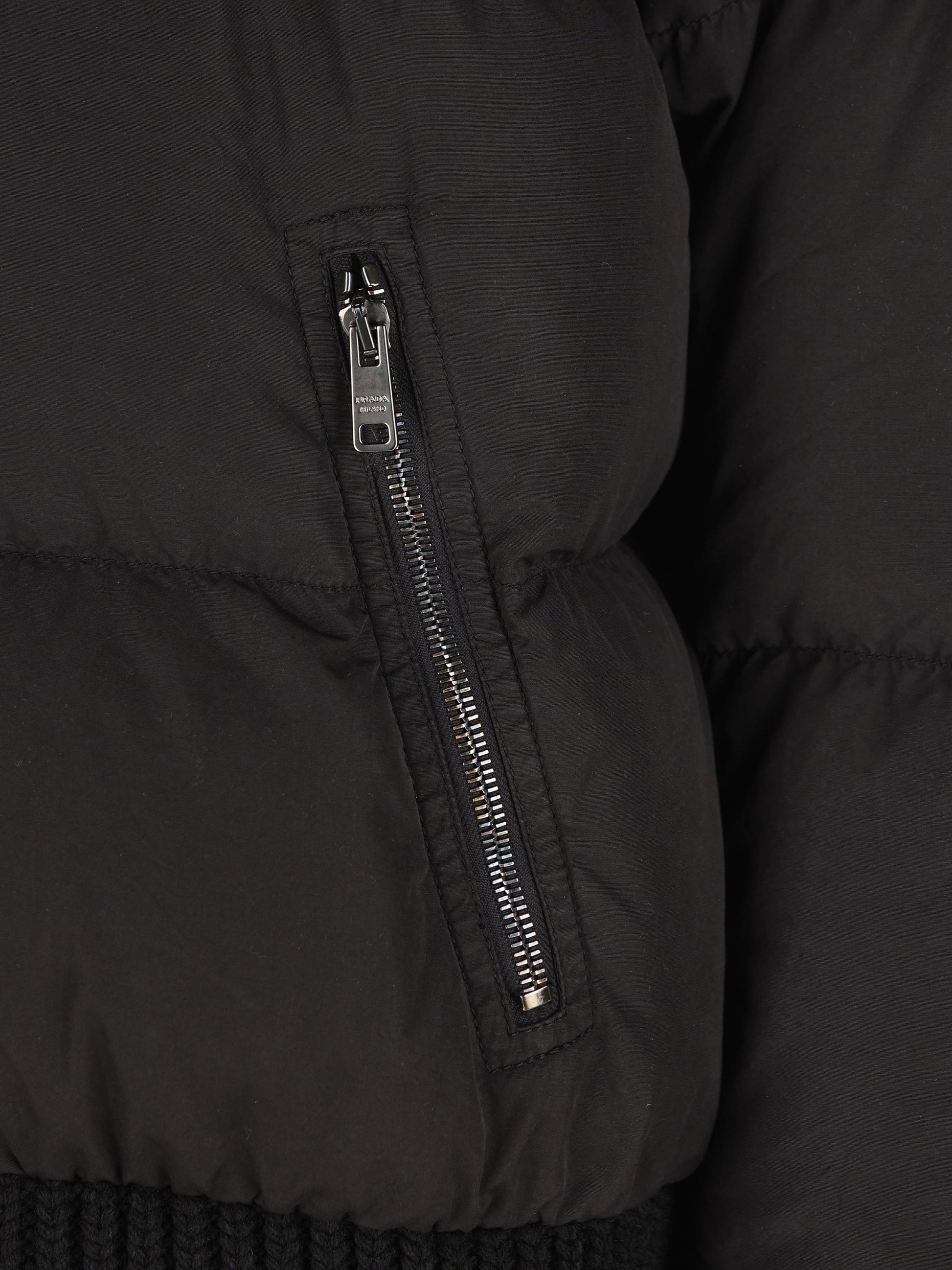 Piumino realizzato in cotone. SGD033 18NNF0002 PRADA 