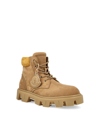 Stivali in pelle scamosciata. M4F00010 M6882235 MONCLER 