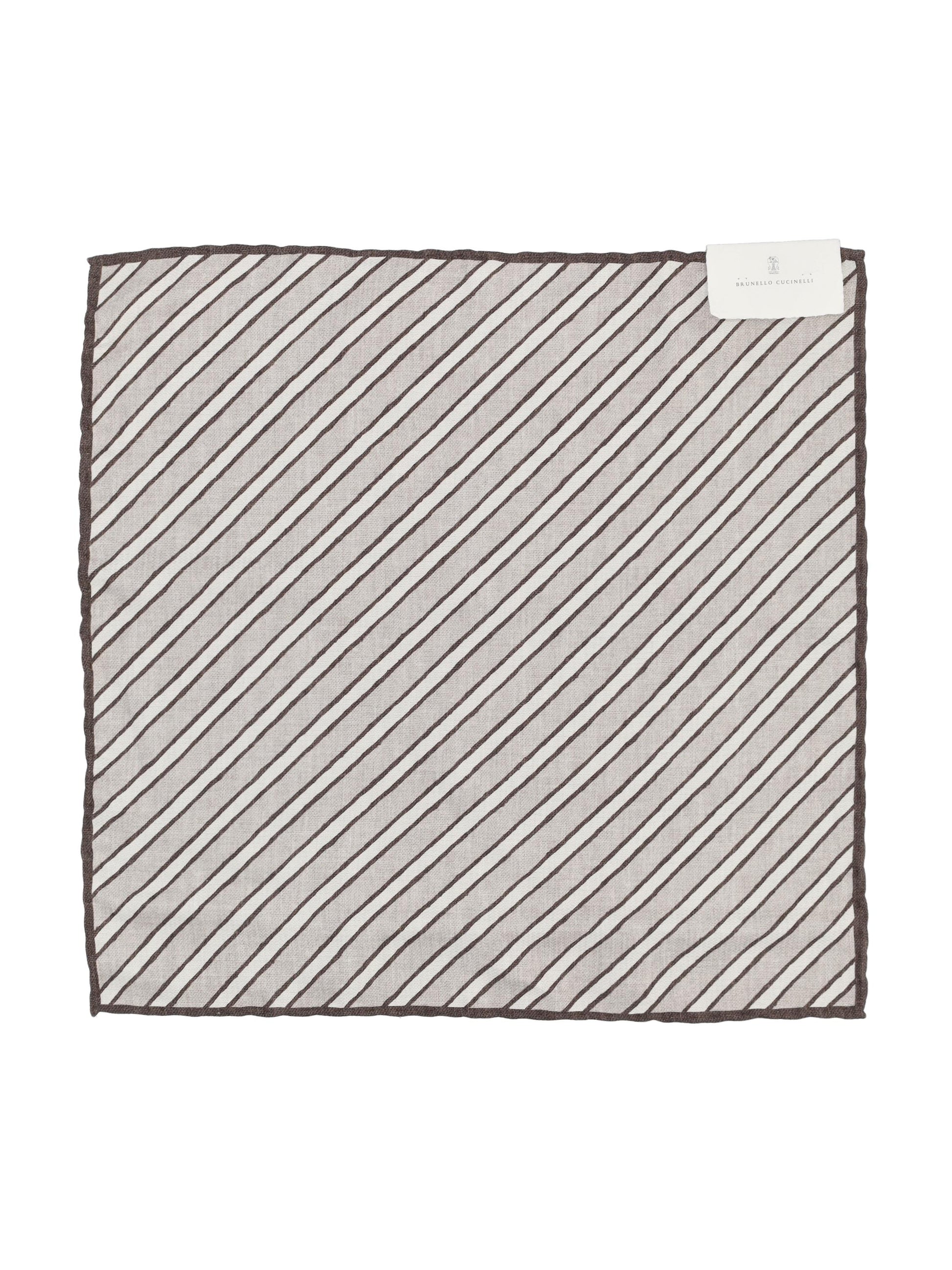Pochette realizzata in seta. MX8680091 C2140 BRUNELLO CUCINELLI 