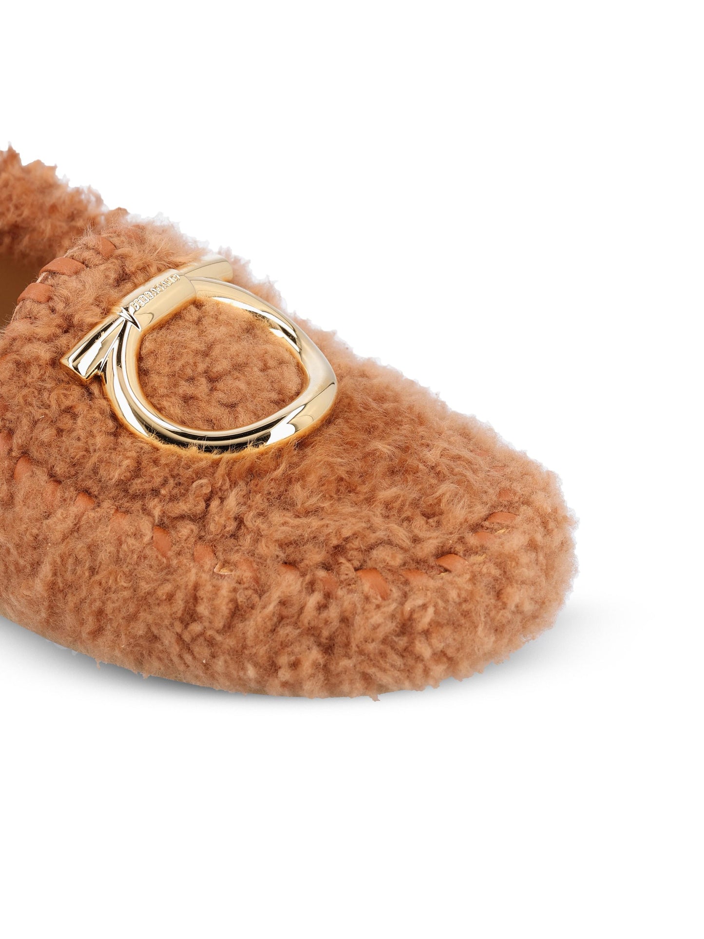 Mocassini realizzati in shearling. 01K800 787637001 SALVATORE FERRAGAMO 