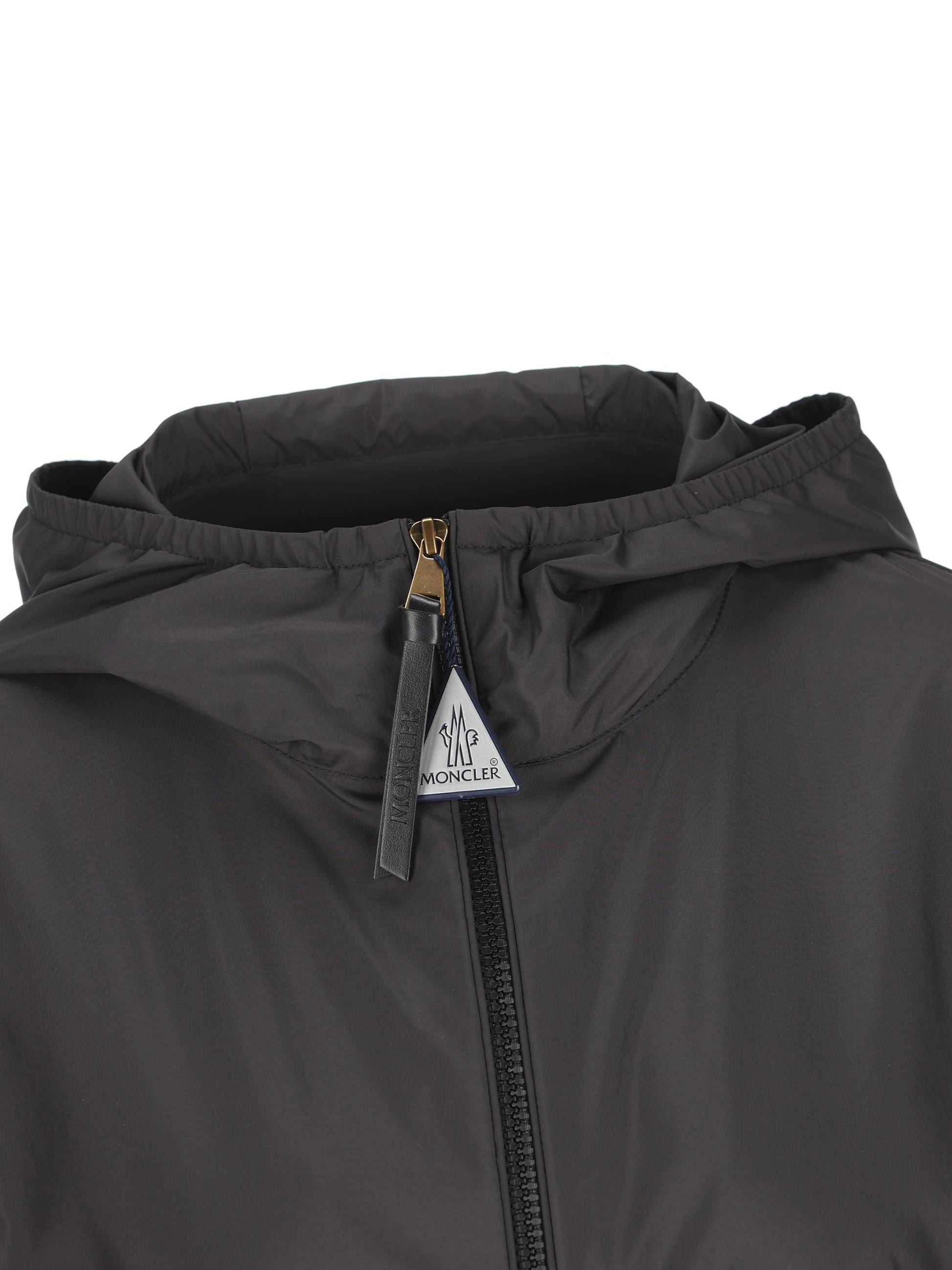 Giacca realizzata in poliestere. W1A00143 54AQE999 MONCLER 