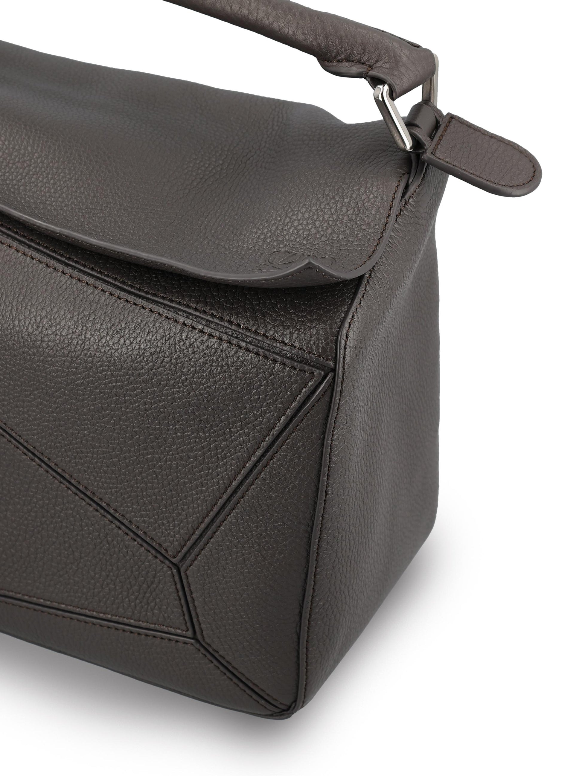 Borsa realizzata in pelle di vitello. B510PNLX03 1220 LOEWE 