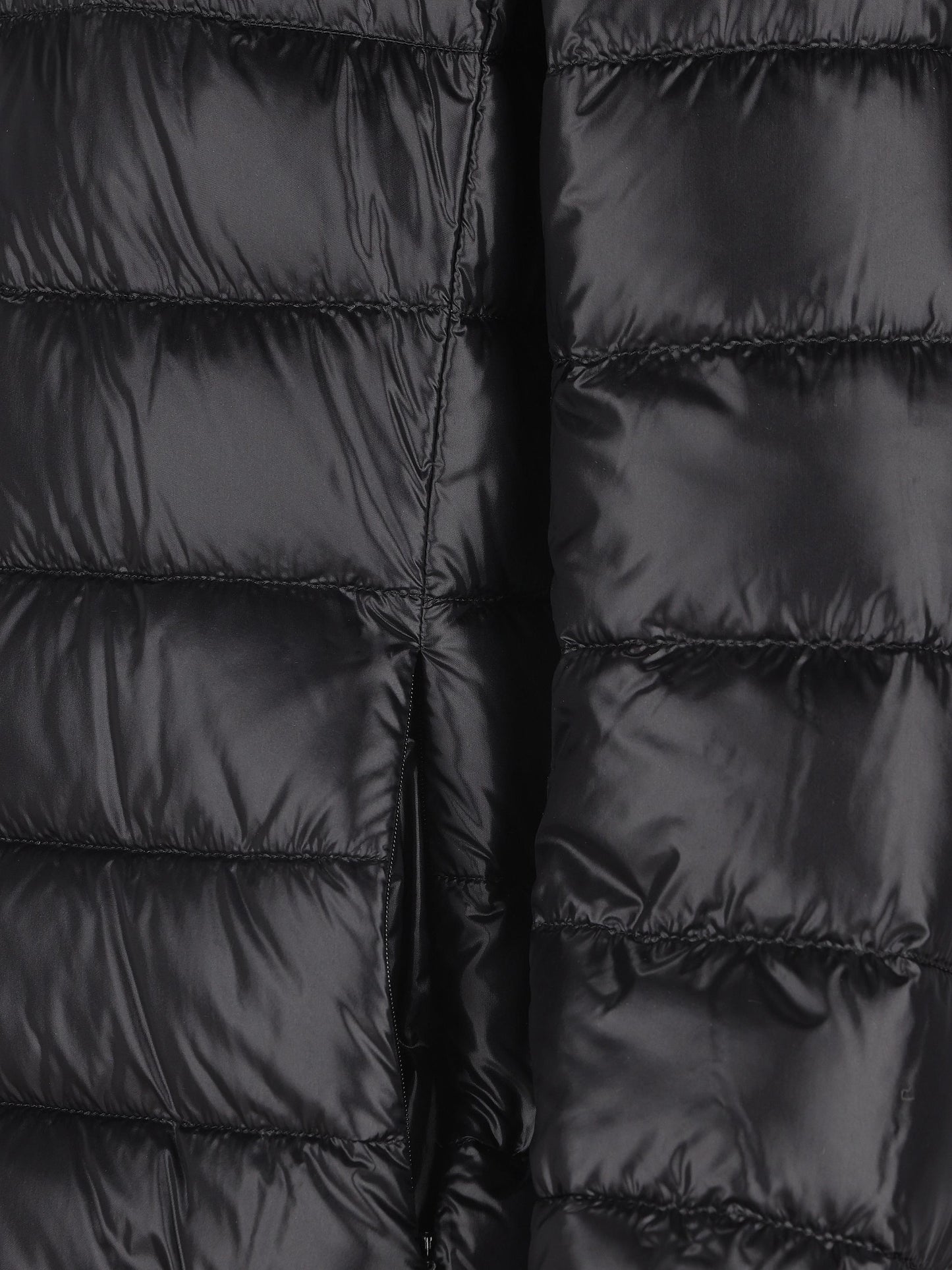 Piumino realizzato in poliammide. PI0833DIC 12017Z9300 HERNO 