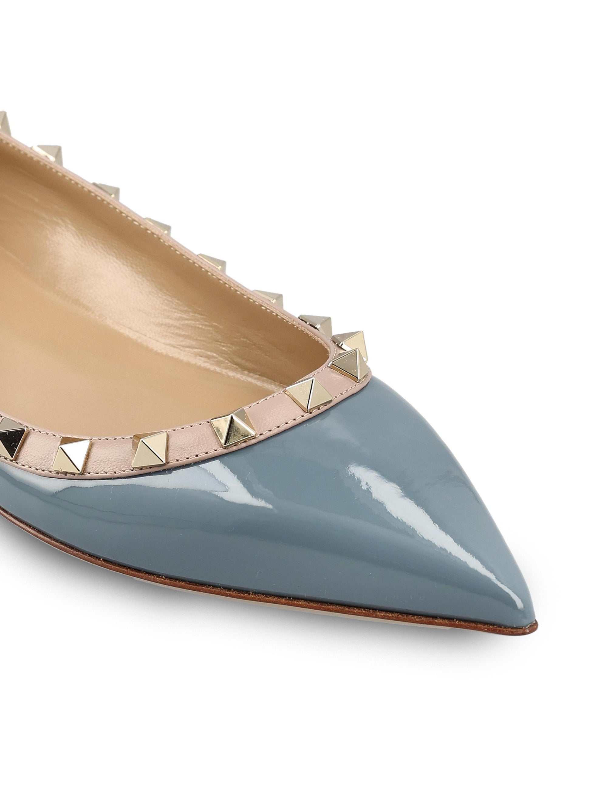 Ballerine realizzate in vernice. 8W2S0403VNW C7U VALENTINO GARAVANI 